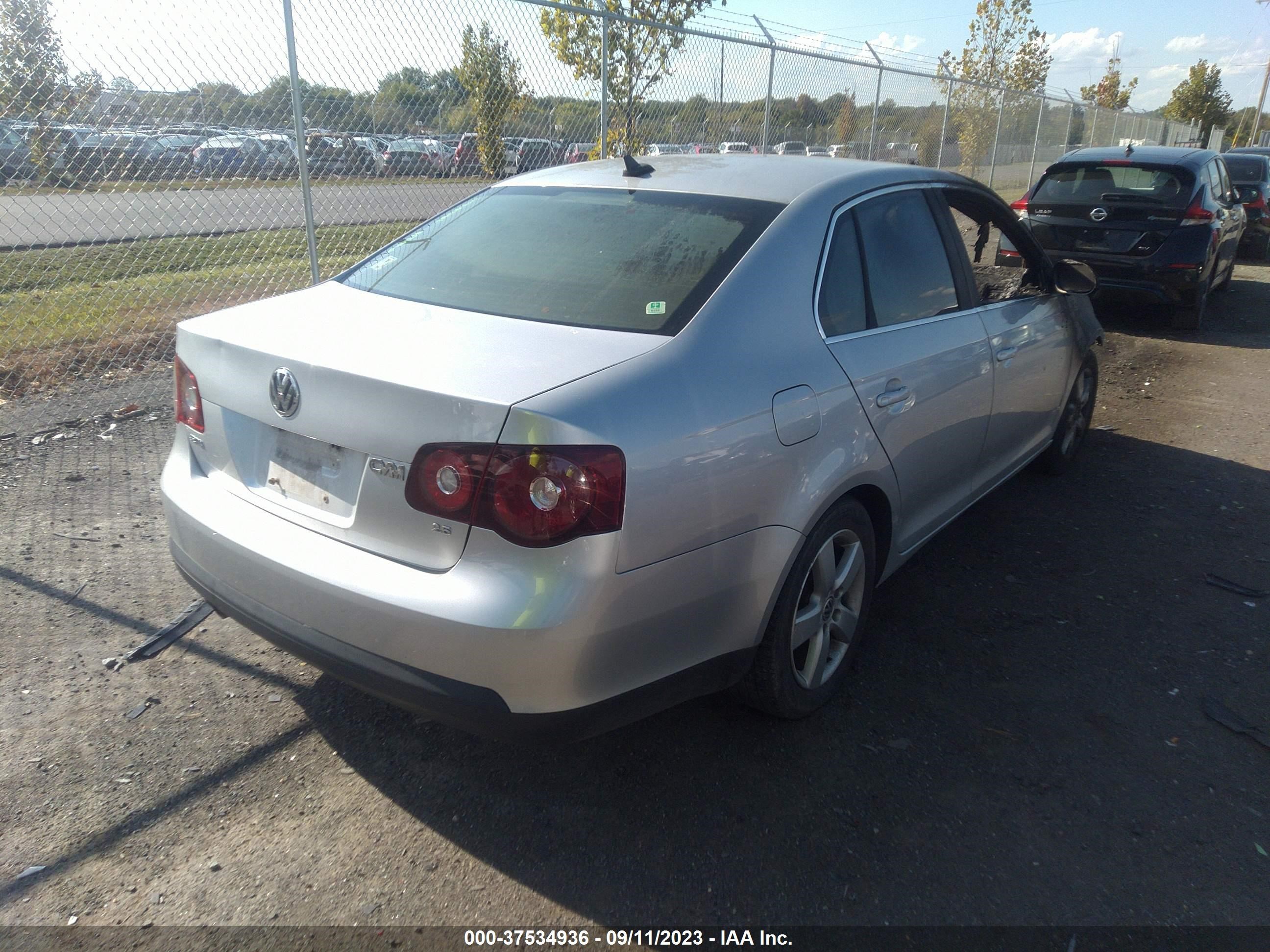 Photo 3 VIN: 3VWRZ71K28M188404 - VOLKSWAGEN JETTA 