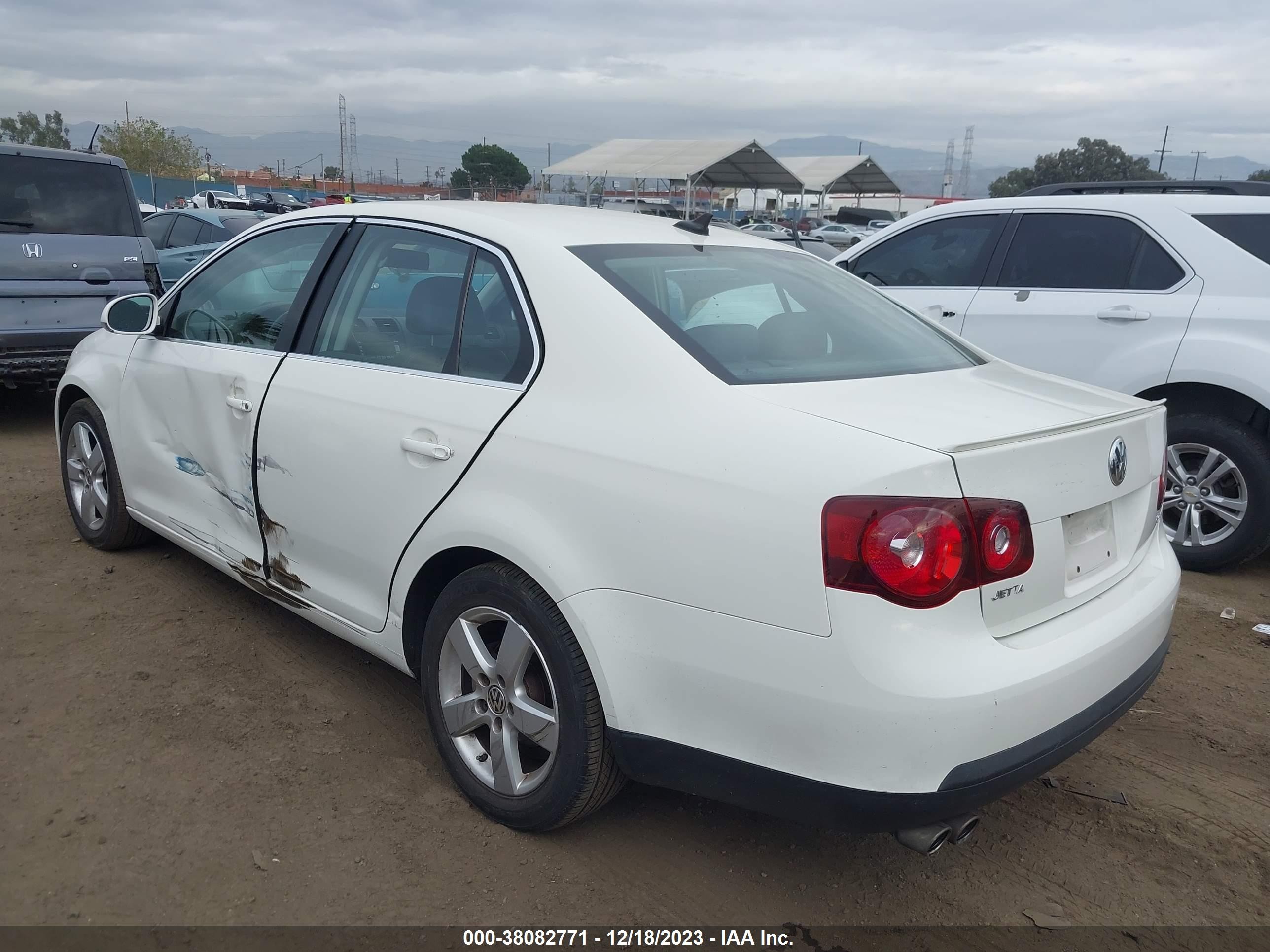 Photo 2 VIN: 3VWRZ71K48M032350 - VOLKSWAGEN JETTA 