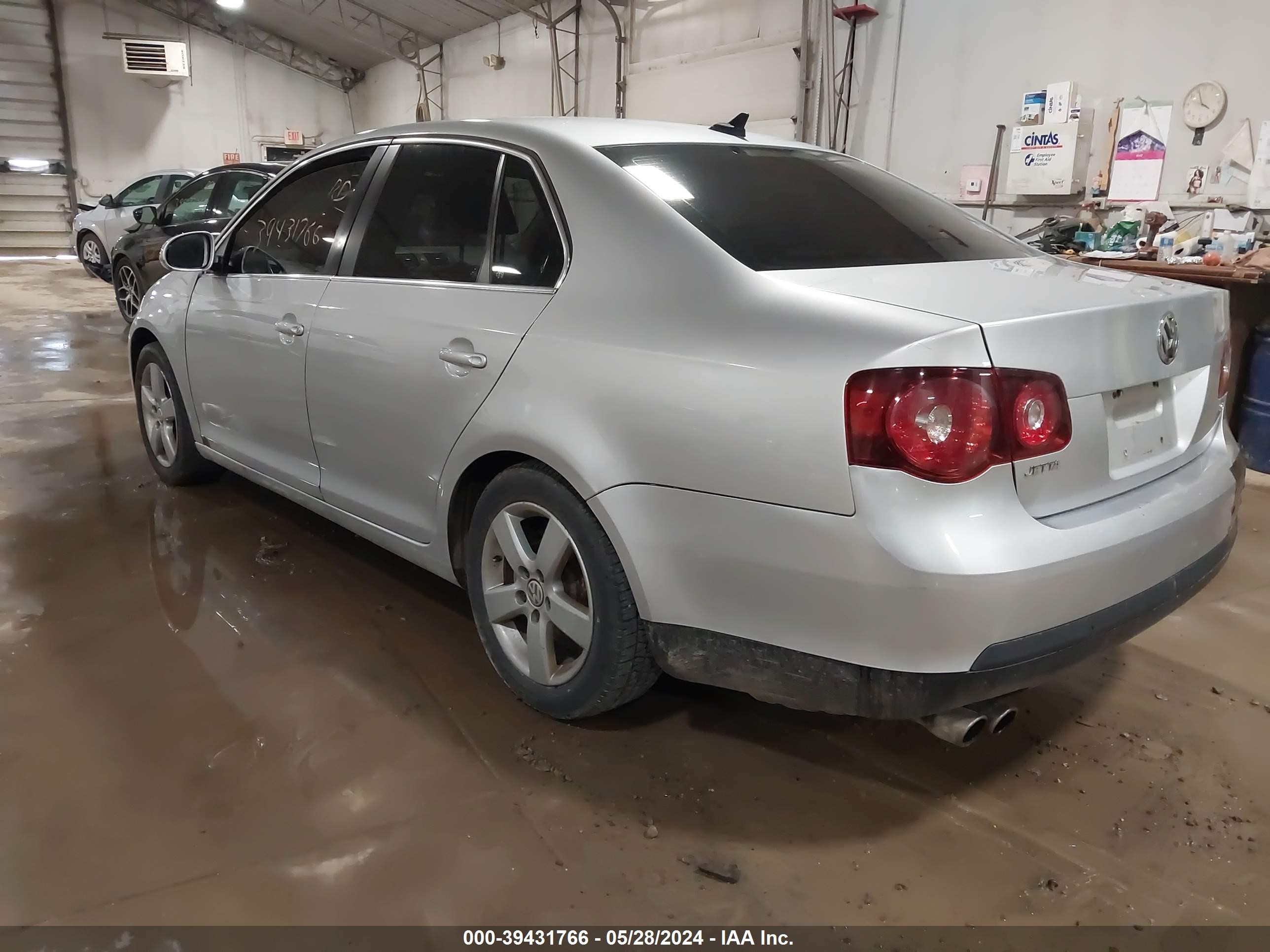 Photo 2 VIN: 3VWRZ71K49M162596 - VOLKSWAGEN JETTA 