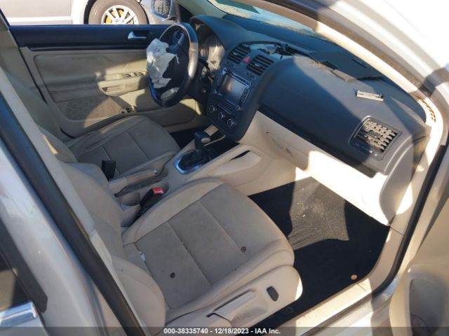 Photo 4 VIN: 3VWRZ7AJ2AM049502 - VOLKSWAGEN JETTA 