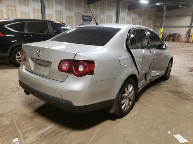 Photo 3 VIN: 3VWRZ7AJ2AM130466 - VOLKSWAGEN JETTA SE 