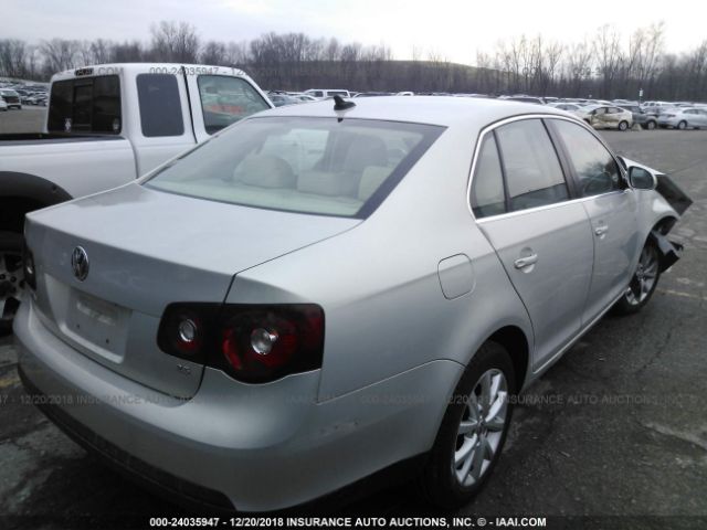 Photo 3 VIN: 3VWRZ7AJ6AM038311 - VOLKSWAGEN JETTA SEDAN 