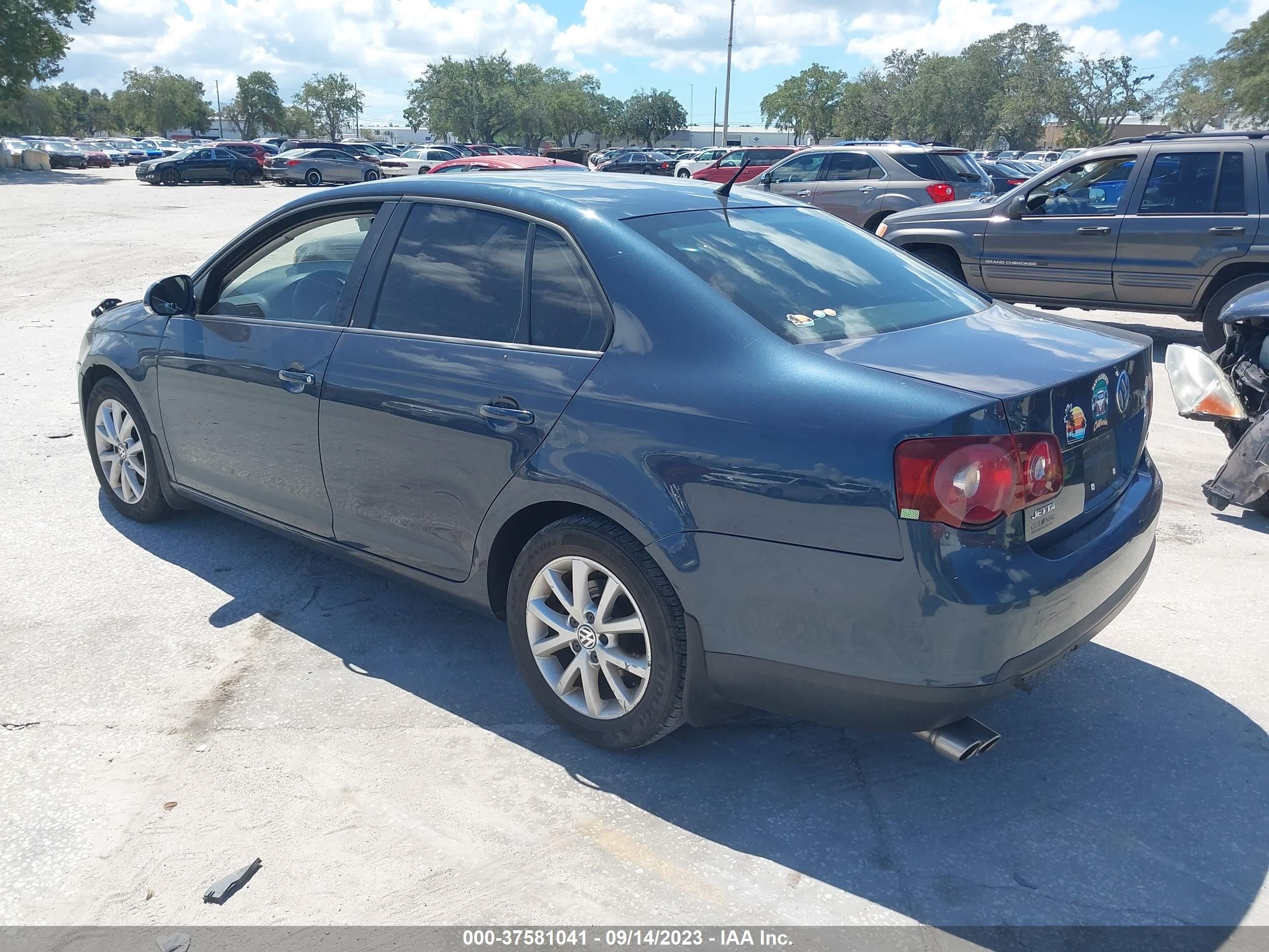 Photo 2 VIN: 3VWRZ7AJ6AM110043 - VOLKSWAGEN JETTA 