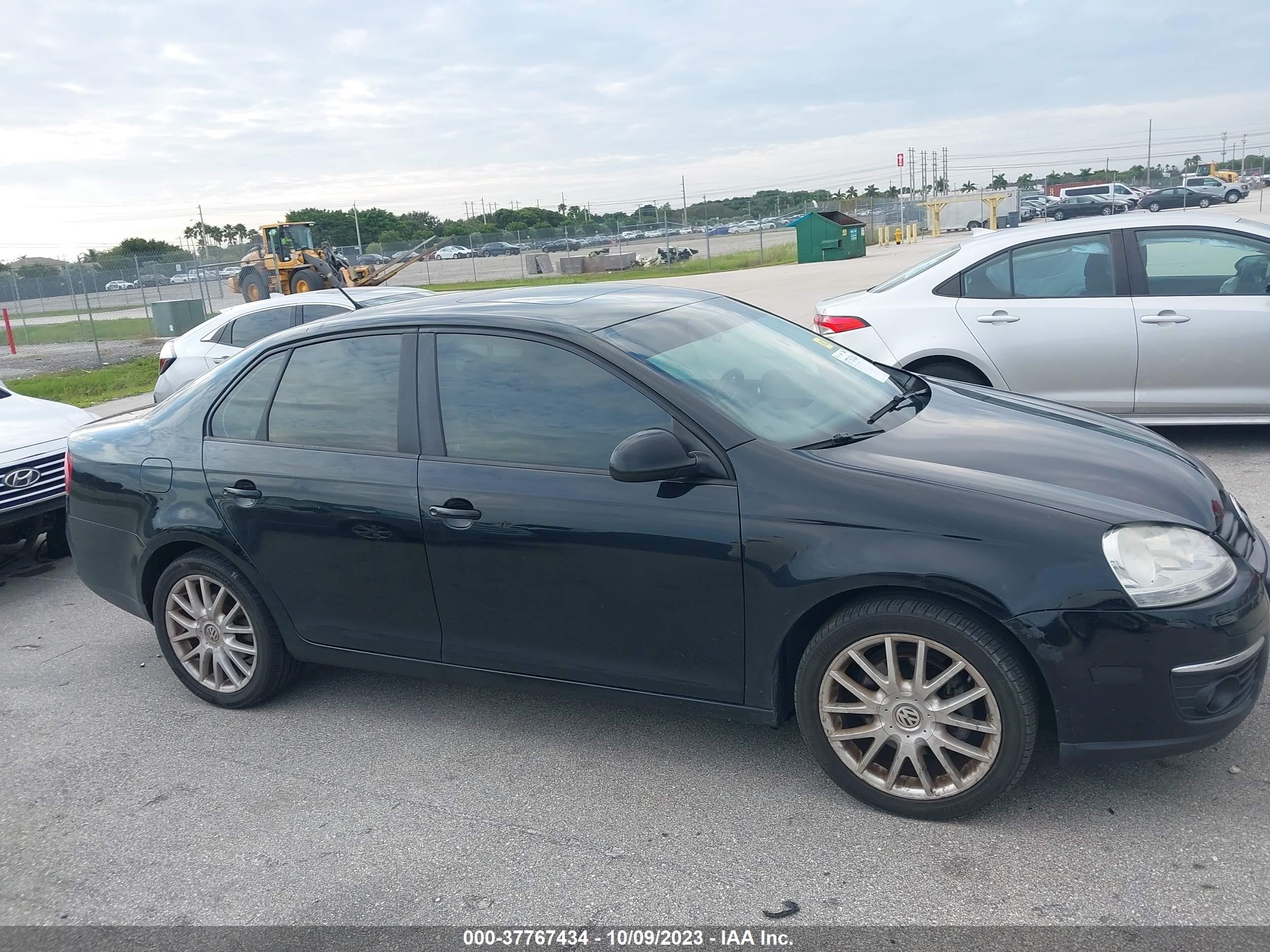 Photo 12 VIN: 3VWRZ7AJ7AM137414 - VOLKSWAGEN JETTA 