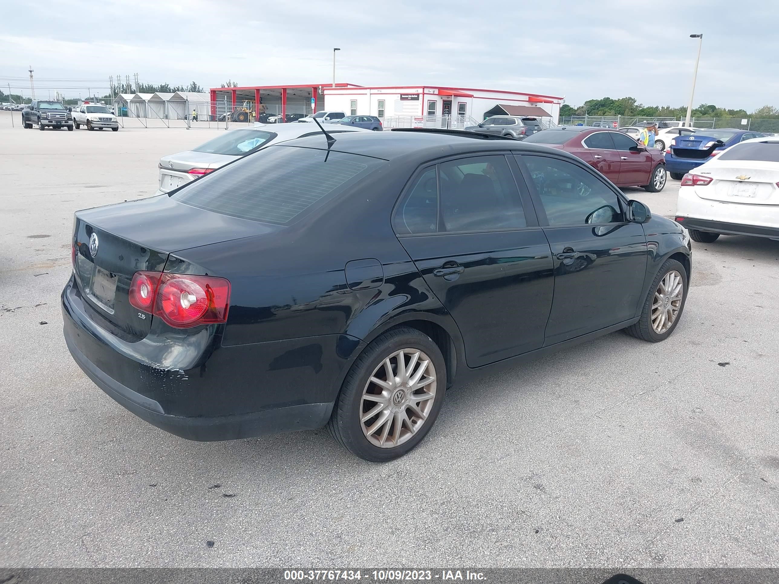 Photo 3 VIN: 3VWRZ7AJ7AM137414 - VOLKSWAGEN JETTA 