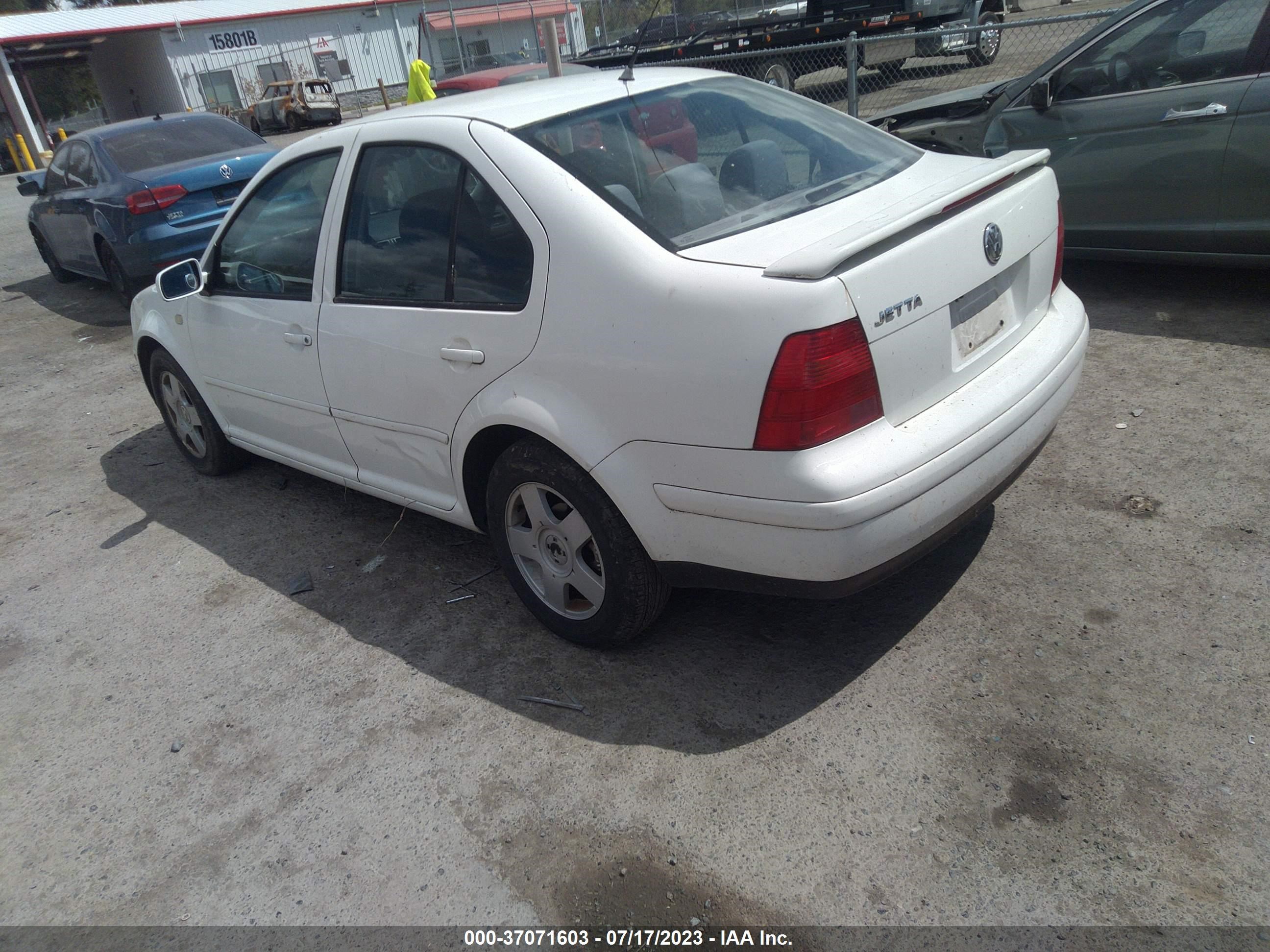 Photo 3 VIN: 3VWSA29M2XM008516 - VOLKSWAGEN JETTA 