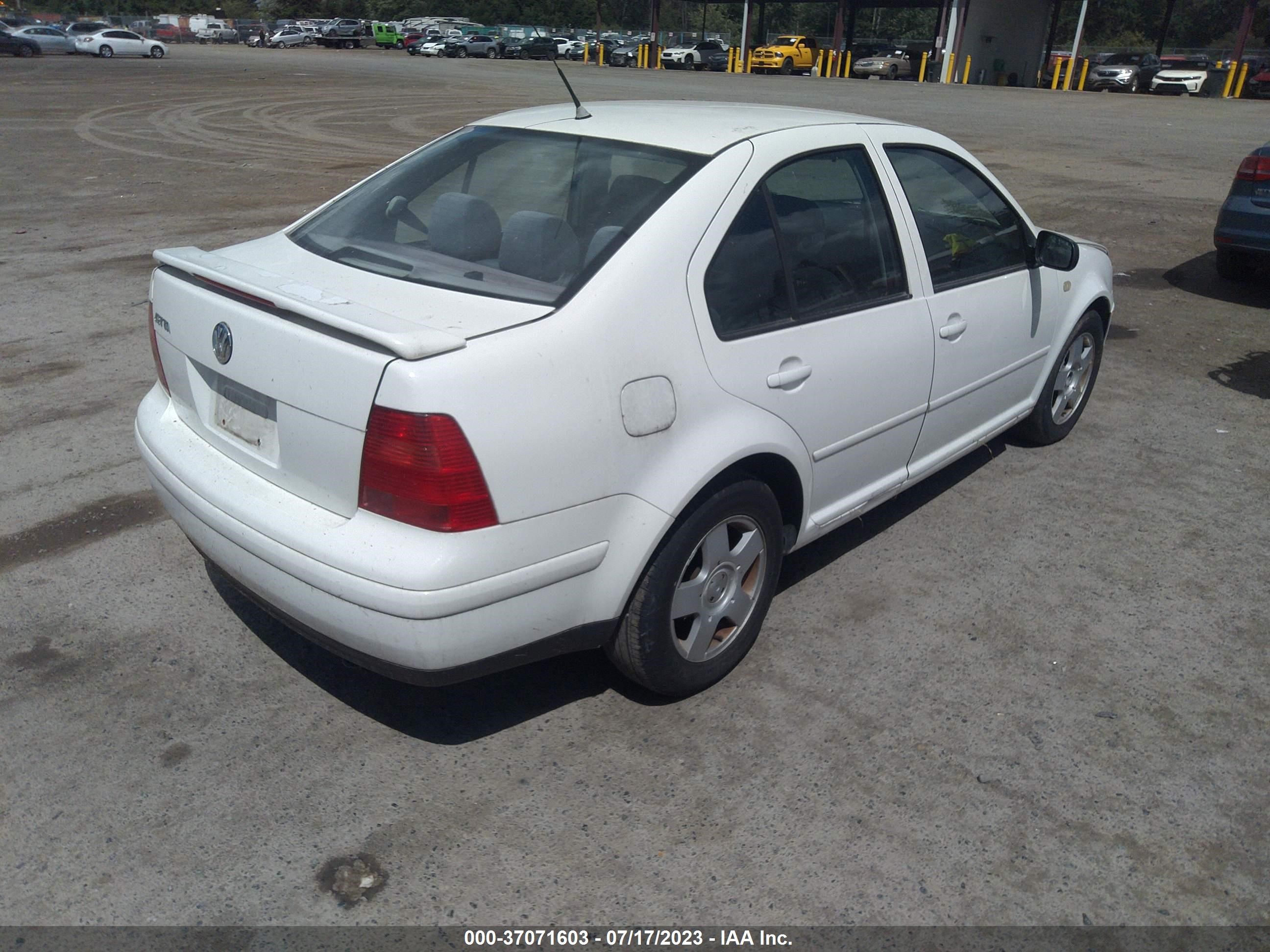 Photo 4 VIN: 3VWSA29M2XM008516 - VOLKSWAGEN JETTA 