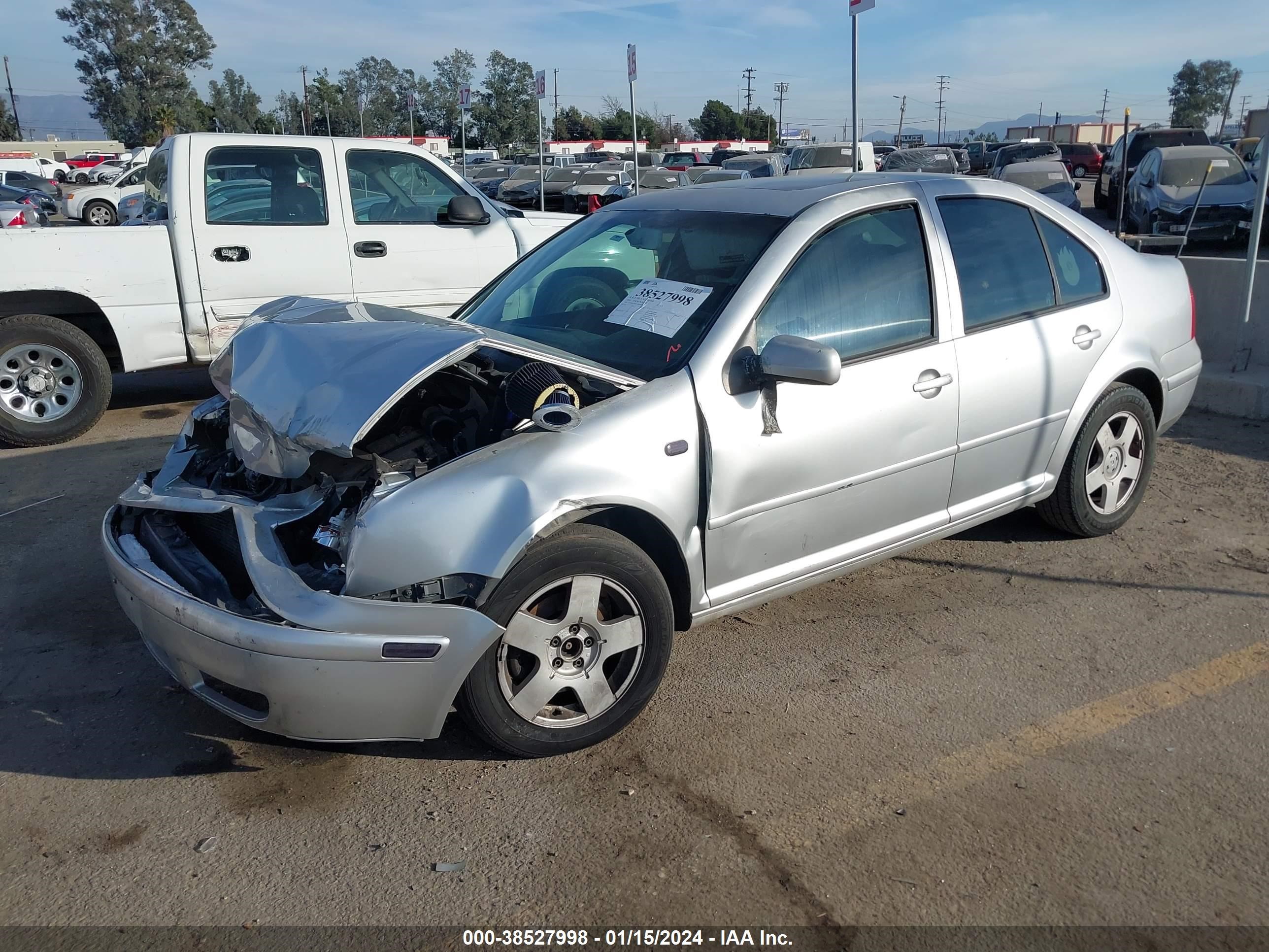 Photo 1 VIN: 3VWSA29M6YM009475 - VOLKSWAGEN JETTA 