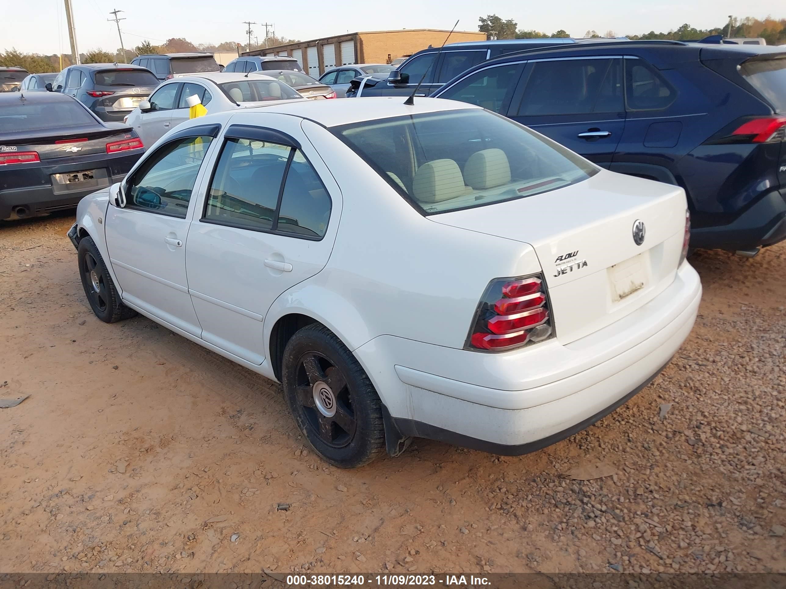 Photo 2 VIN: 3VWSB69M31M128627 - VOLKSWAGEN JETTA 