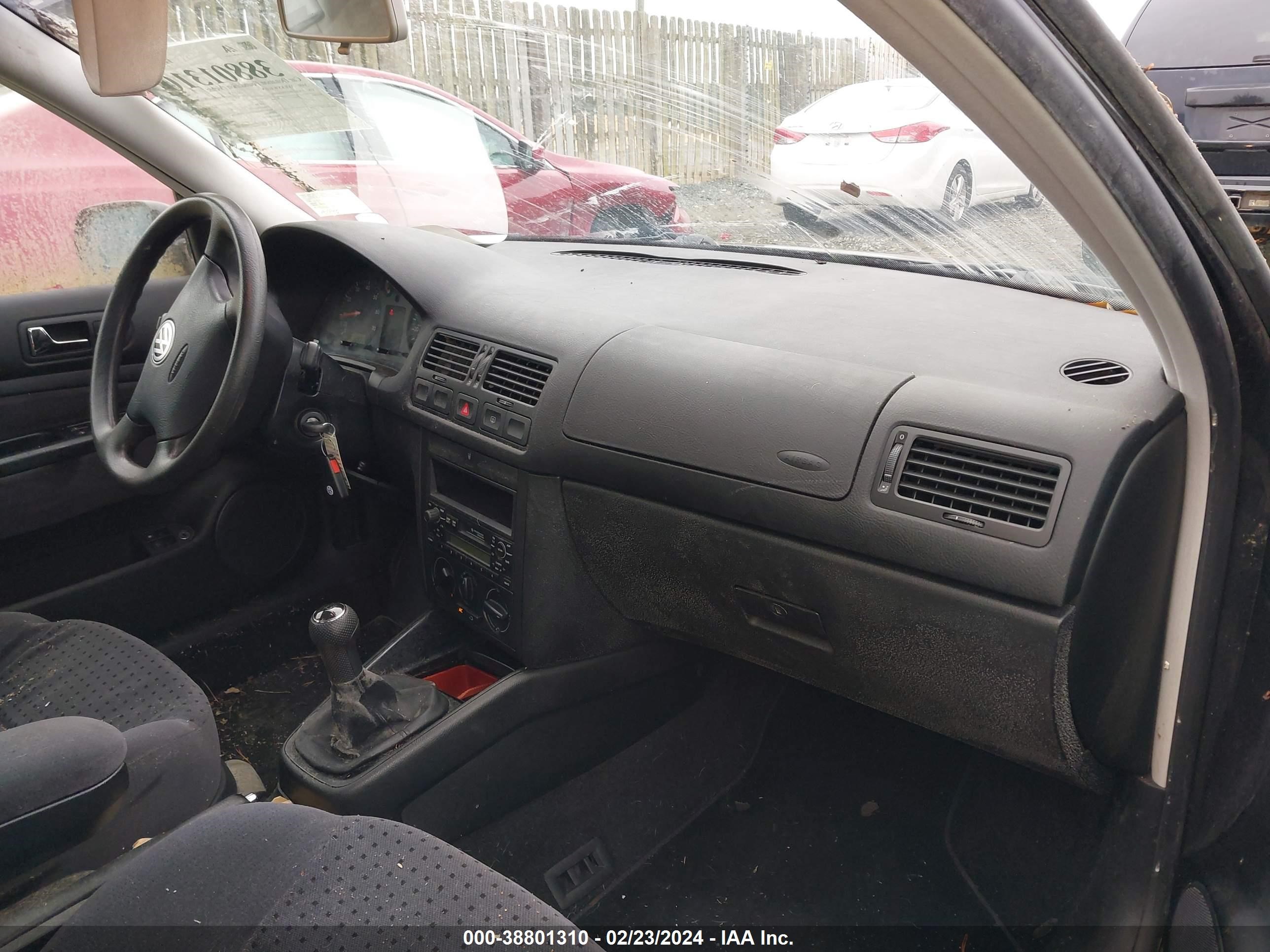 Photo 4 VIN: 3VWSC29M3YM164916 - VOLKSWAGEN JETTA 