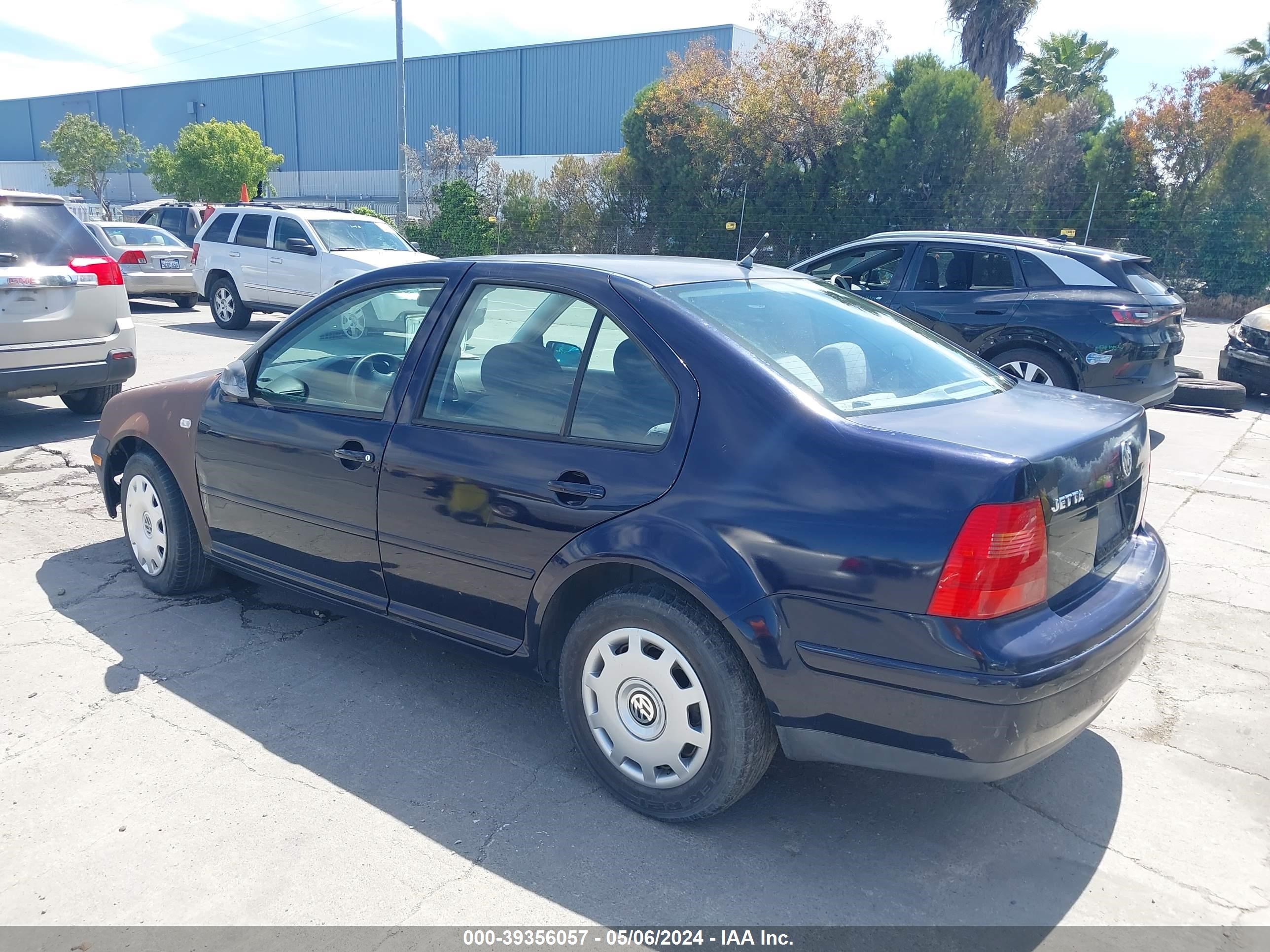 Photo 2 VIN: 3VWSC29M4XM076651 - VOLKSWAGEN JETTA 