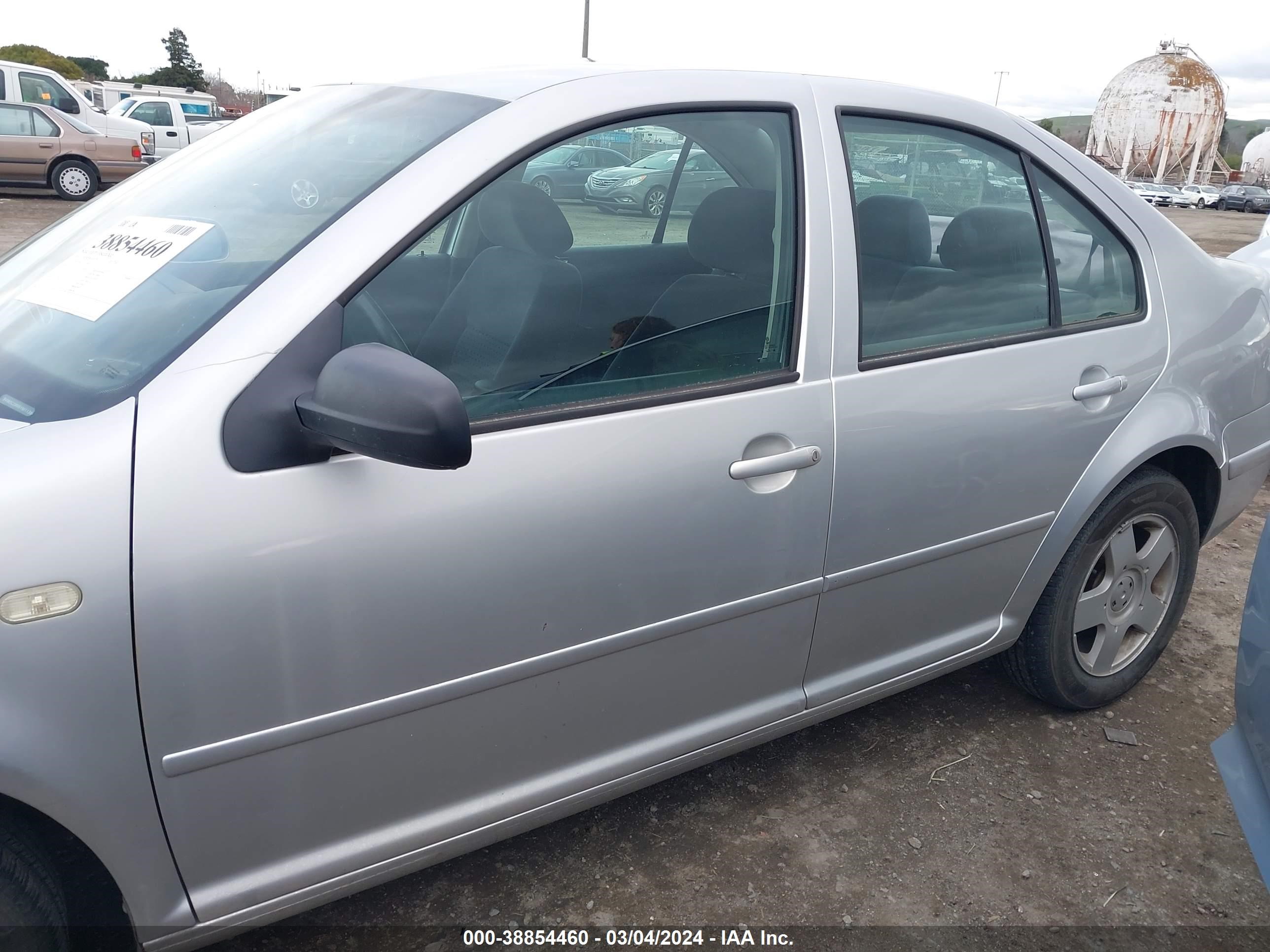 Photo 13 VIN: 3VWSC29M5YM113840 - VOLKSWAGEN JETTA 