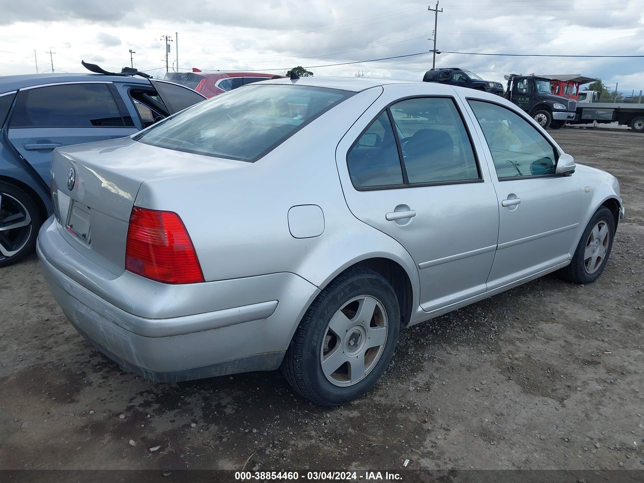 Photo 3 VIN: 3VWSC29M5YM113840 - VOLKSWAGEN JETTA 