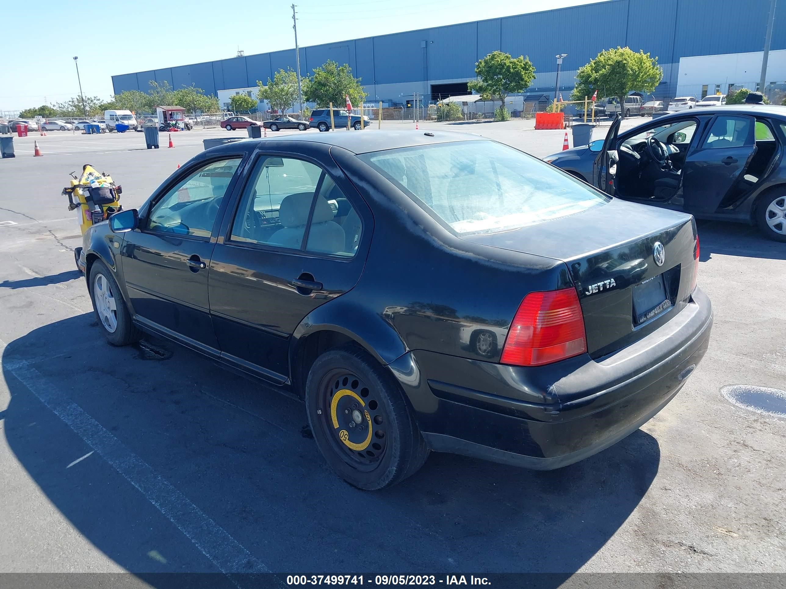 Photo 2 VIN: 3VWSC29M7XM032708 - VOLKSWAGEN NULL 