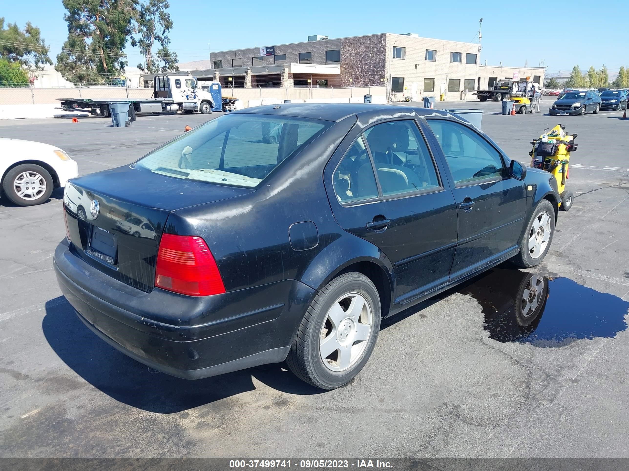 Photo 3 VIN: 3VWSC29M7XM032708 - VOLKSWAGEN NULL 