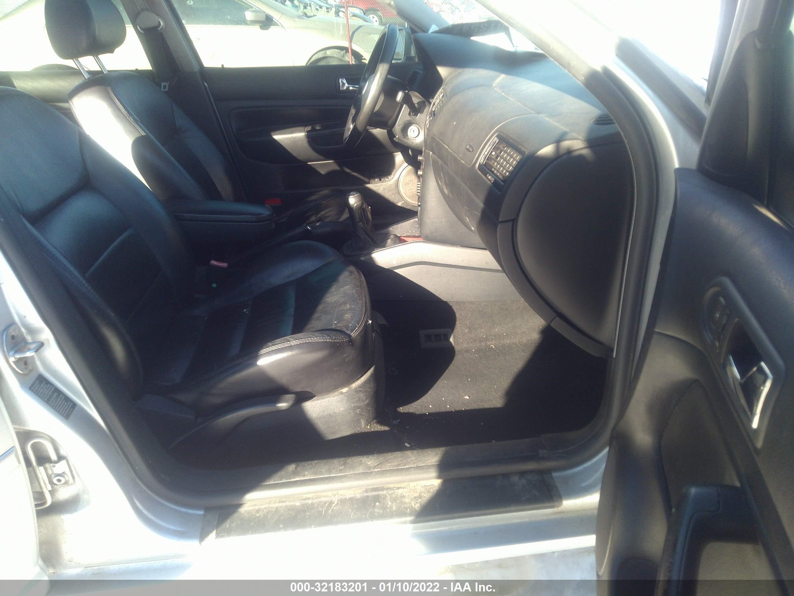 Photo 4 VIN: 3VWSE69M62M075172 - VOLKSWAGEN JETTA 