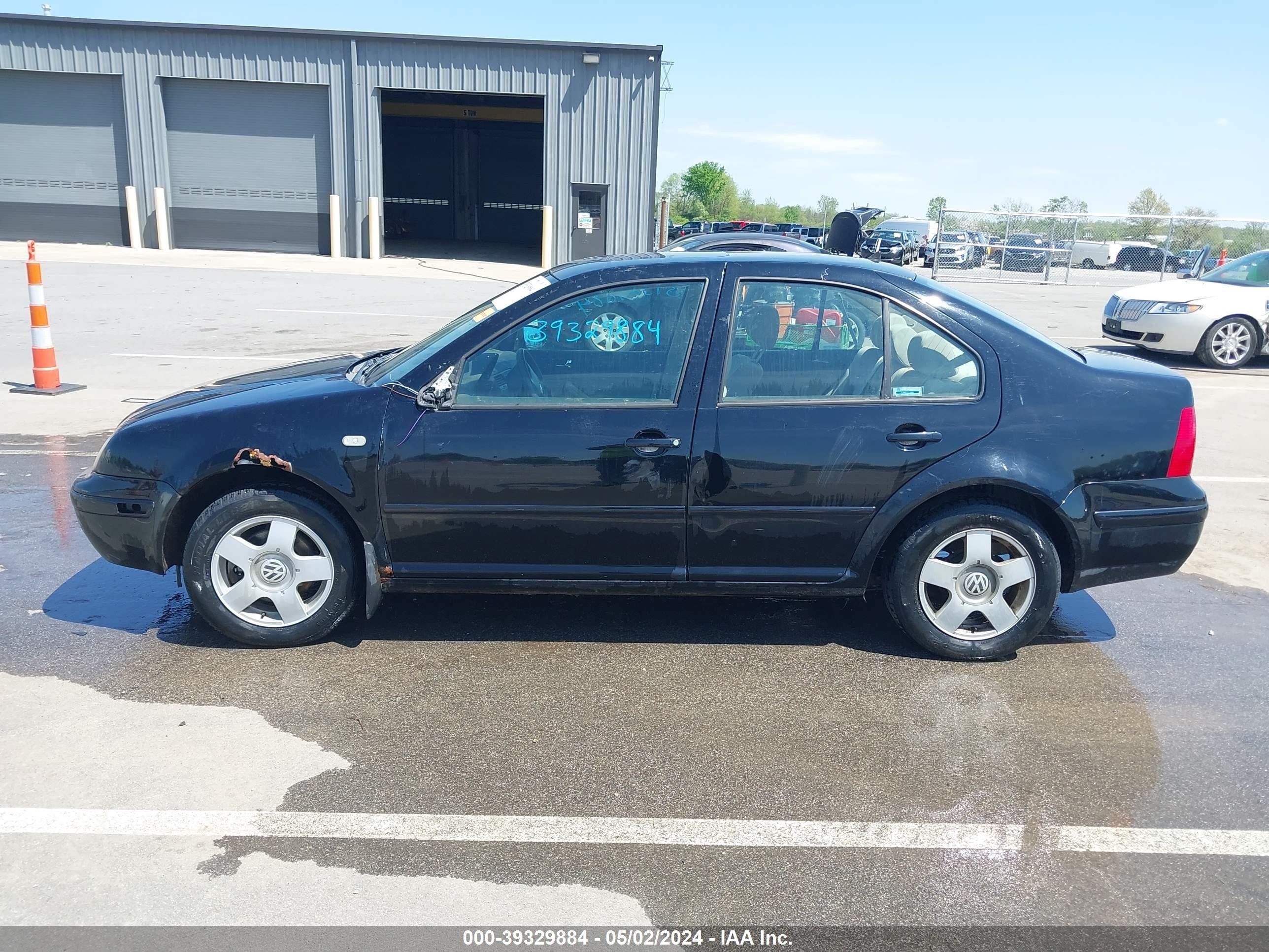 Photo 14 VIN: 3VWSF29M9YM142362 - VOLKSWAGEN JETTA 