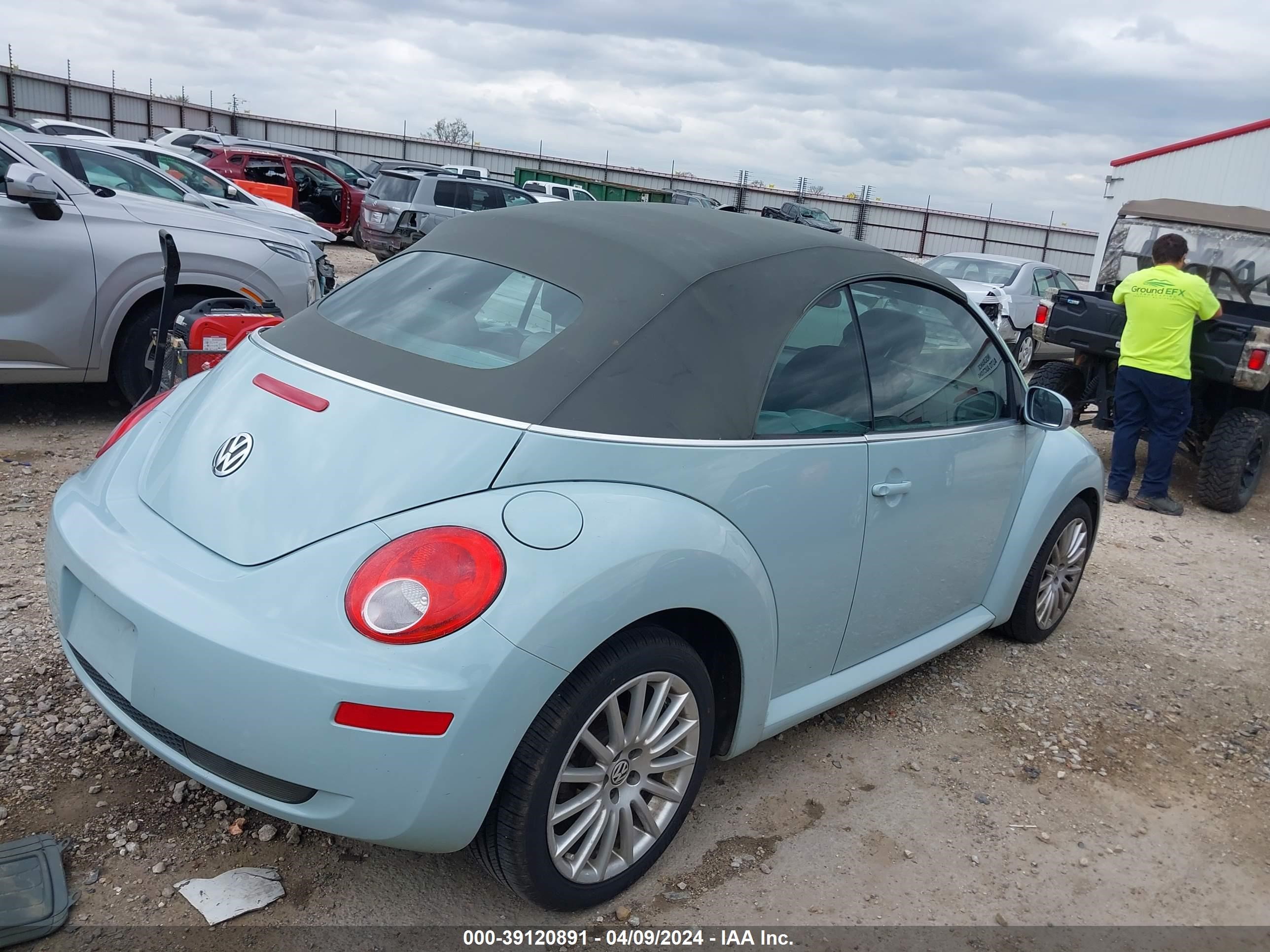 Photo 3 VIN: 3VWSF31Y06M332214 - VOLKSWAGEN BEETLE 