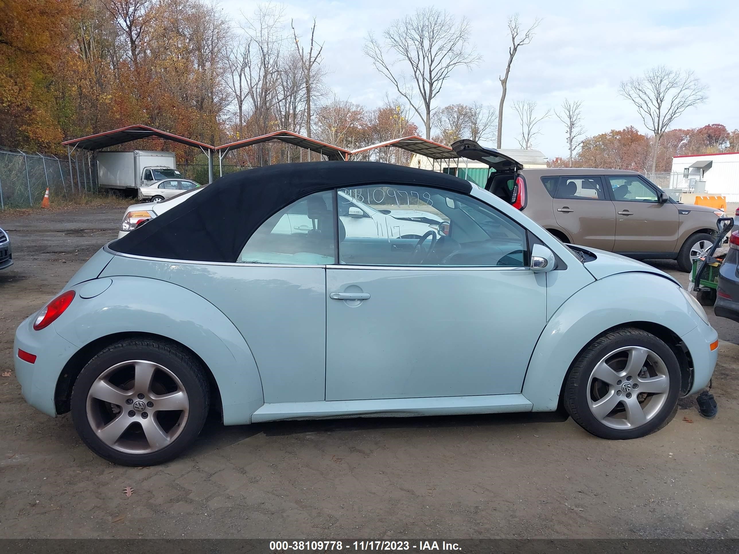 Photo 13 VIN: 3VWSF31Y36M302625 - VOLKSWAGEN BEETLE 