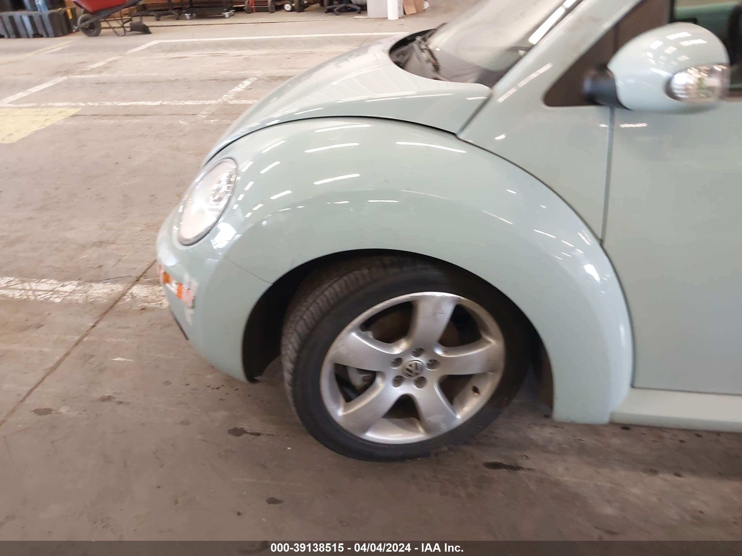 Photo 13 VIN: 3VWSF31Y36M305170 - VOLKSWAGEN BEETLE 