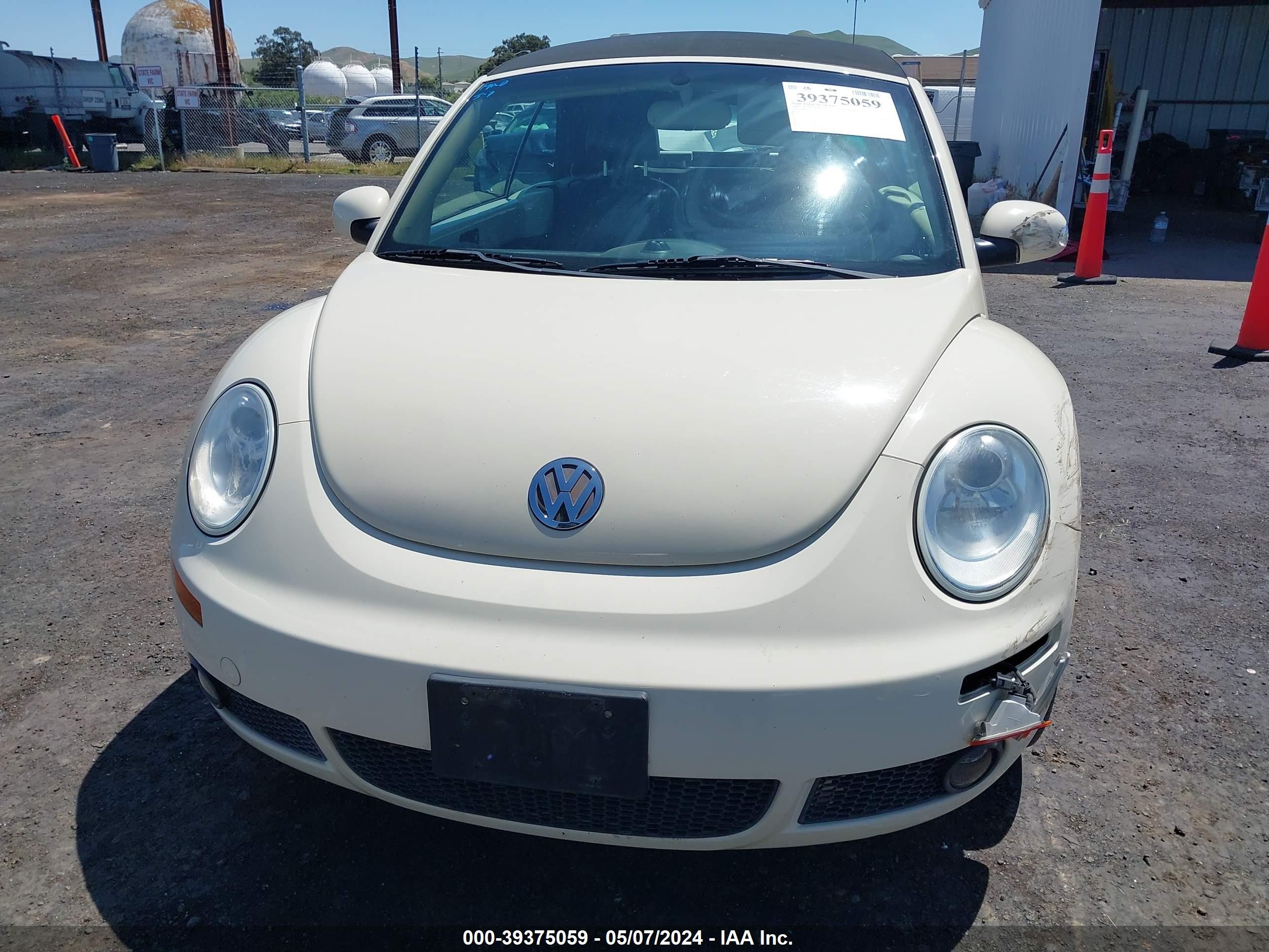 Photo 11 VIN: 3VWSF31Y56M313271 - VOLKSWAGEN BEETLE 