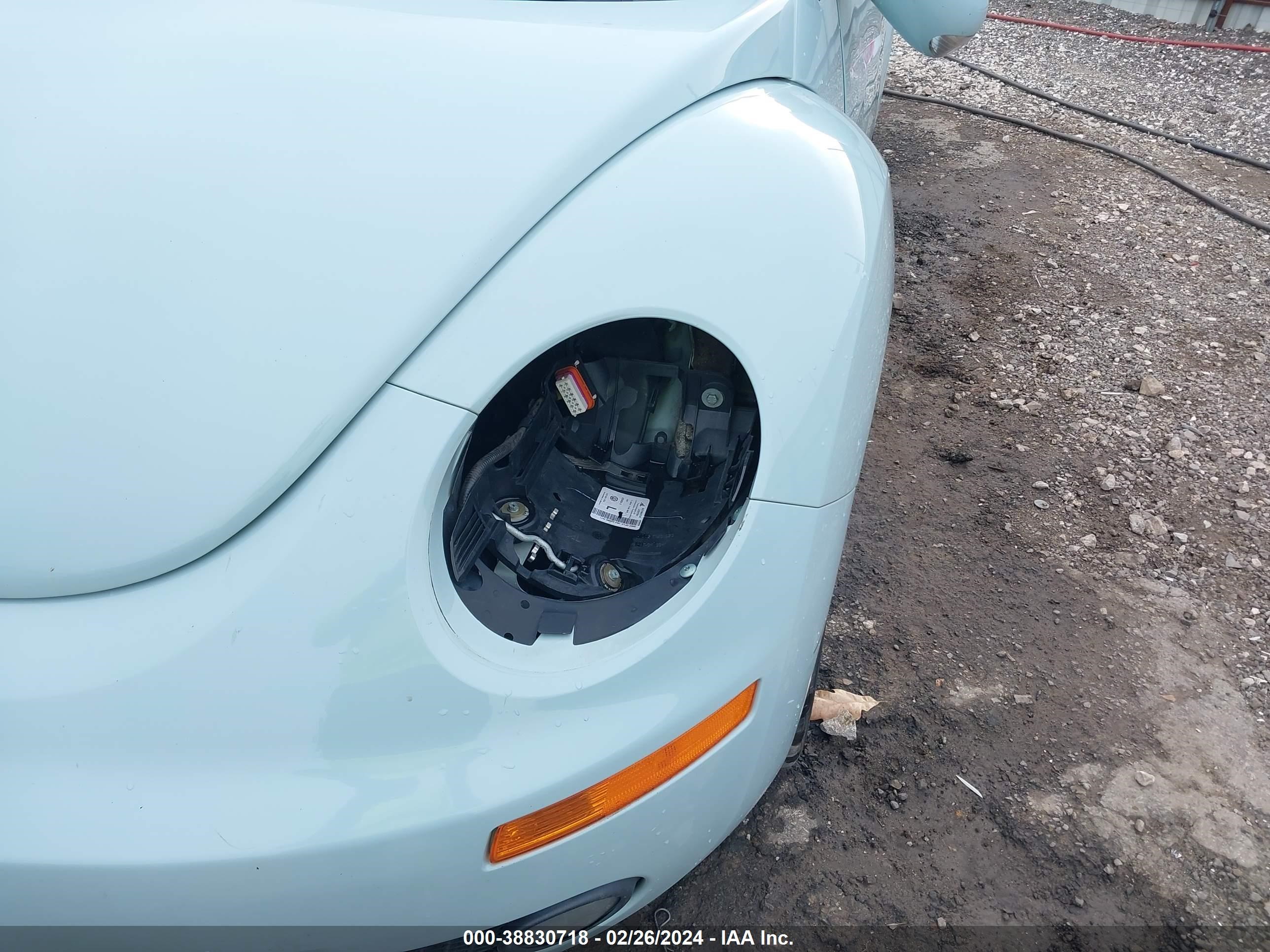 Photo 17 VIN: 3VWSF31YX6M317994 - VOLKSWAGEN BEETLE 