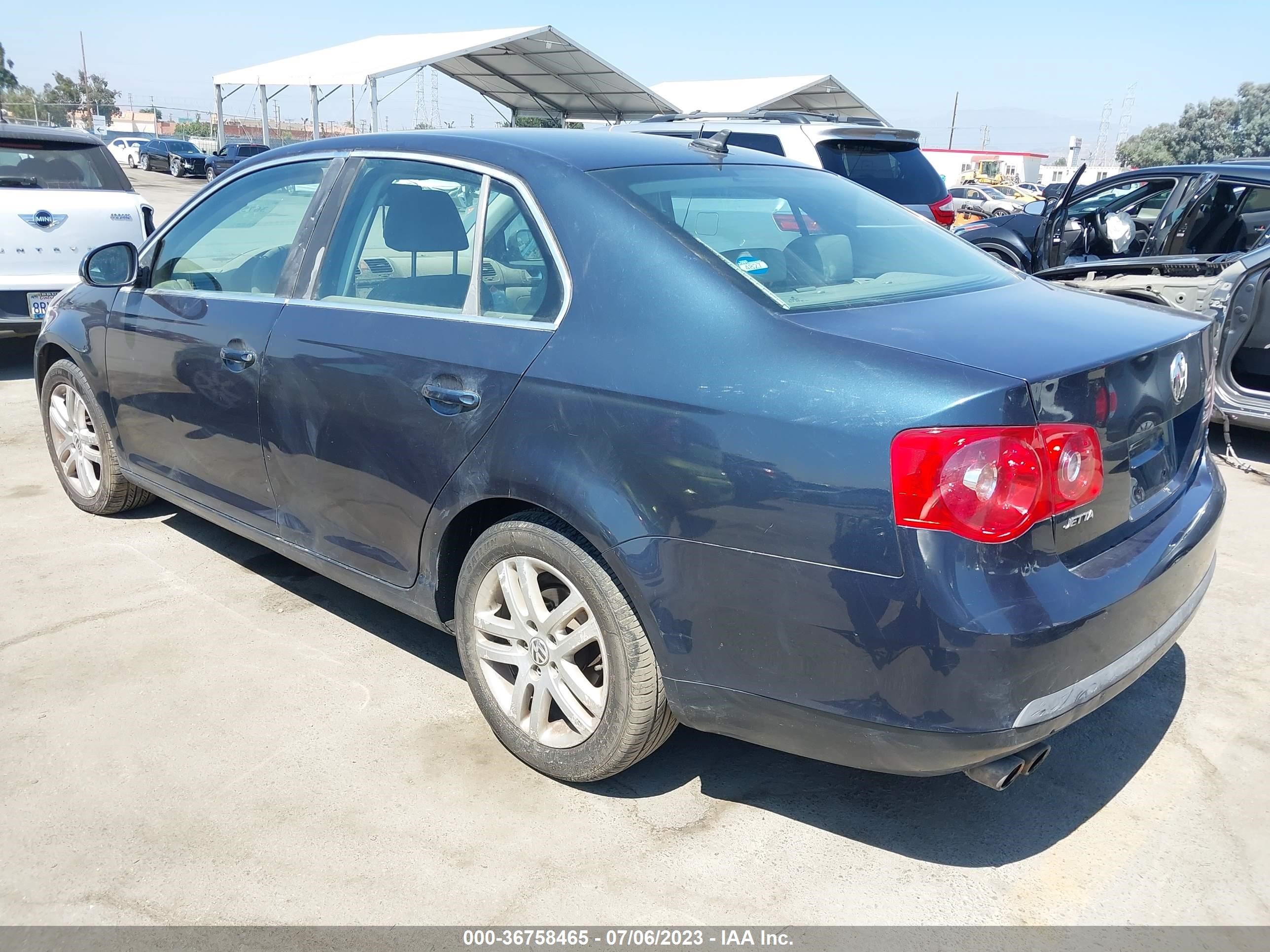 Photo 2 VIN: 3VWSF71K97M047547 - VOLKSWAGEN JETTA 