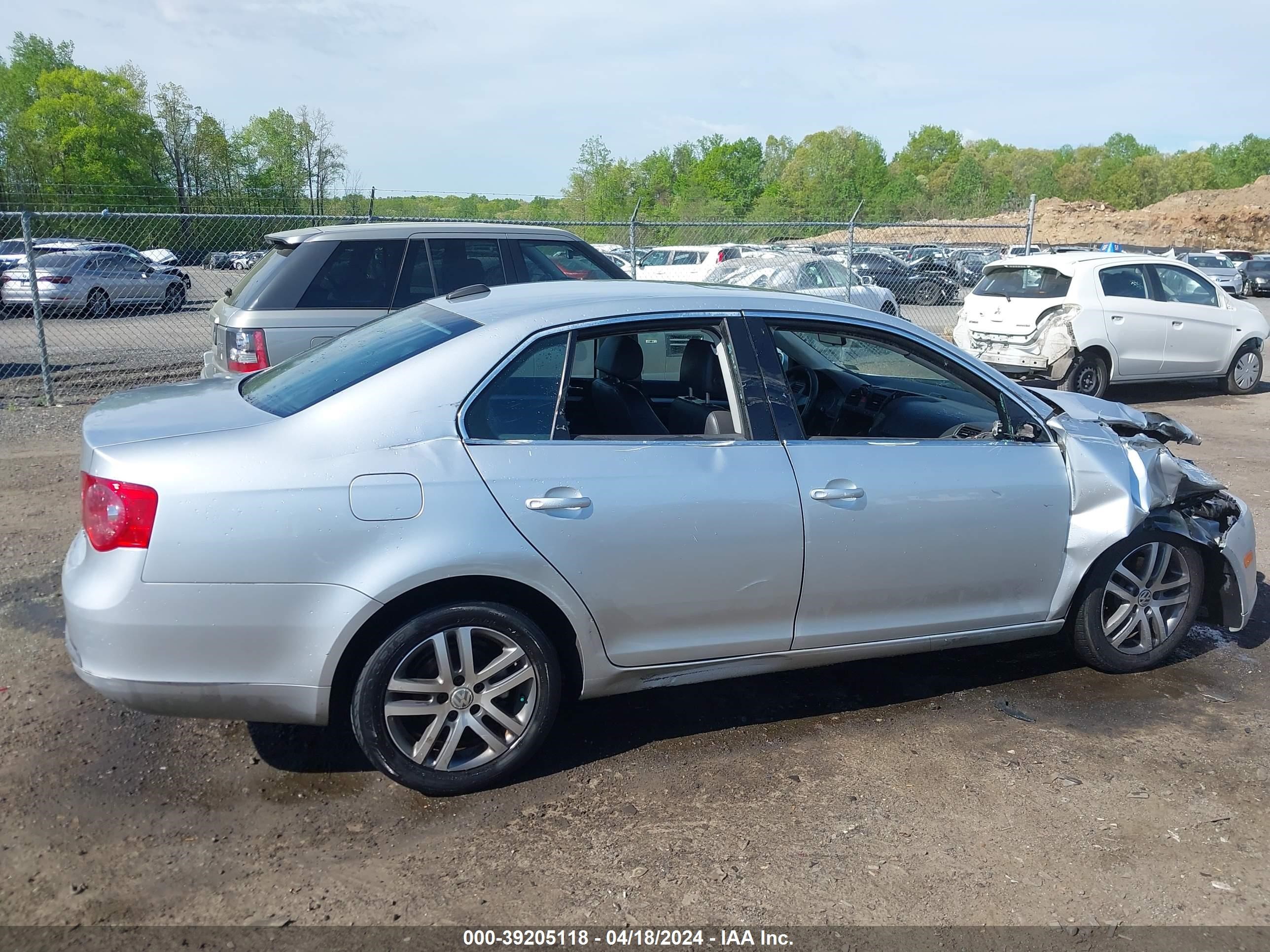 Photo 12 VIN: 3VWSF71KX6M759693 - VOLKSWAGEN JETTA 