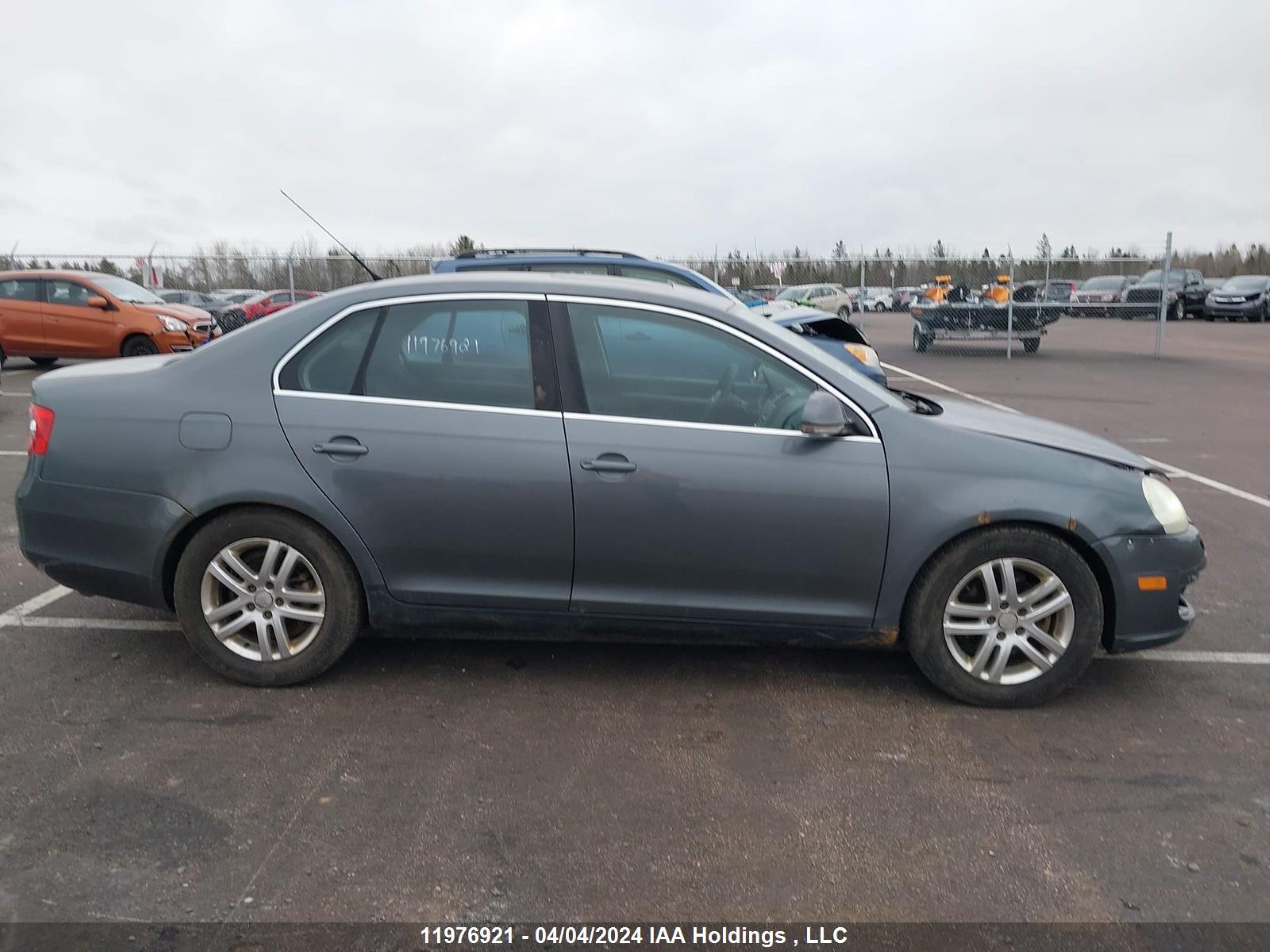 Photo 12 VIN: 3VWSF81K87M135205 - VOLKSWAGEN JETTA 