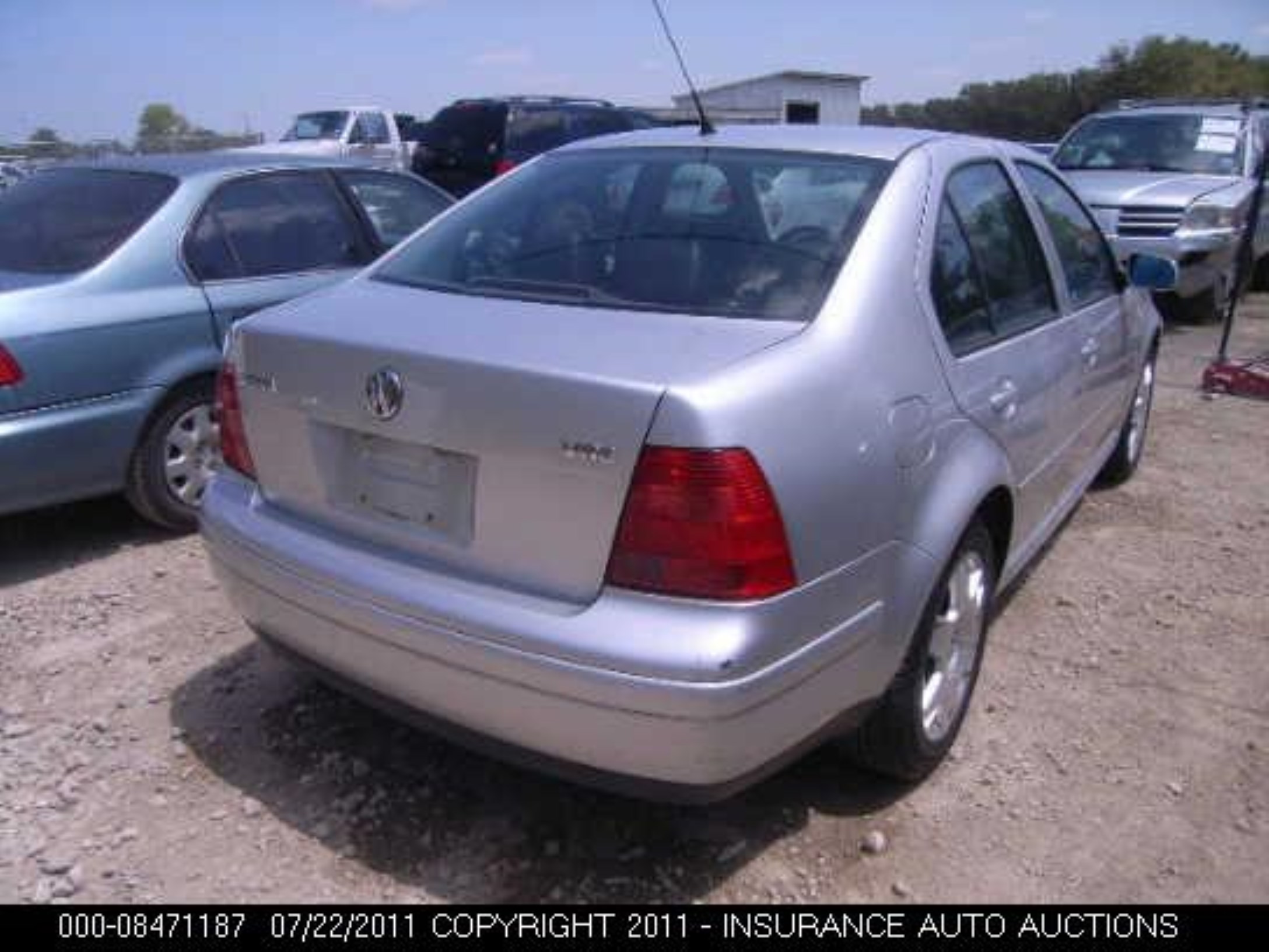 Photo 3 VIN: 3VWSG29MX1M030768 - VOLKSWAGEN JETTA 