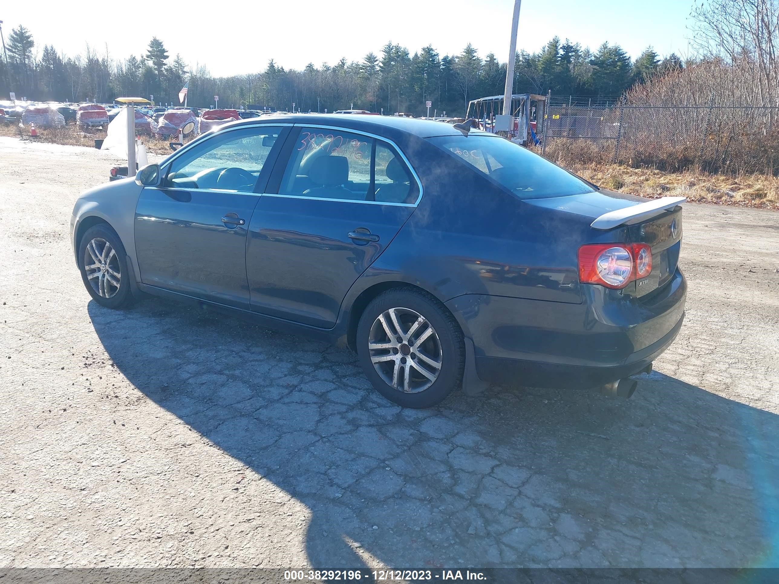 Photo 2 VIN: 3VWSG71K26M830429 - VOLKSWAGEN JETTA 