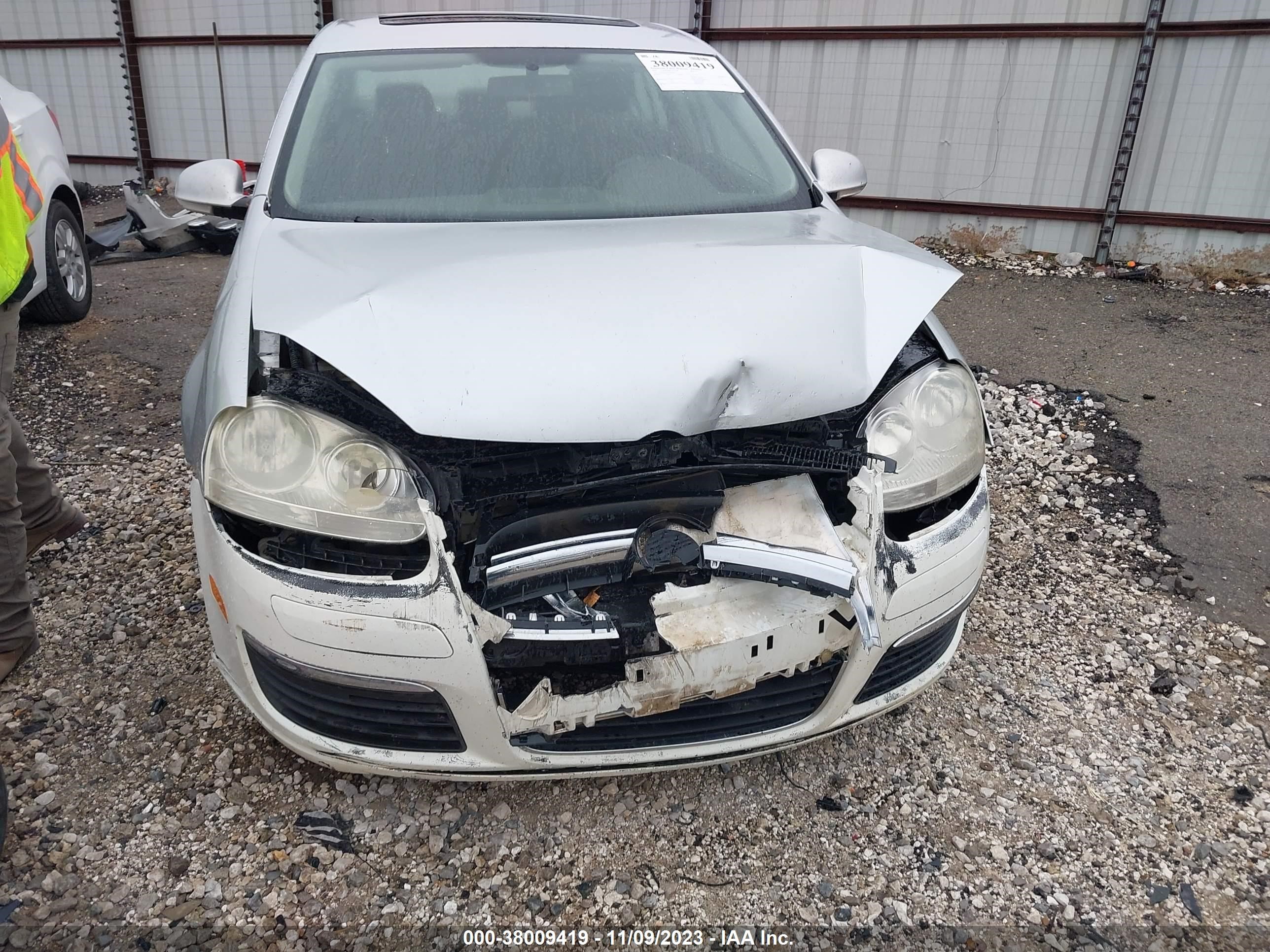 Photo 5 VIN: 3VWSG71K37M030076 - VOLKSWAGEN JETTA 