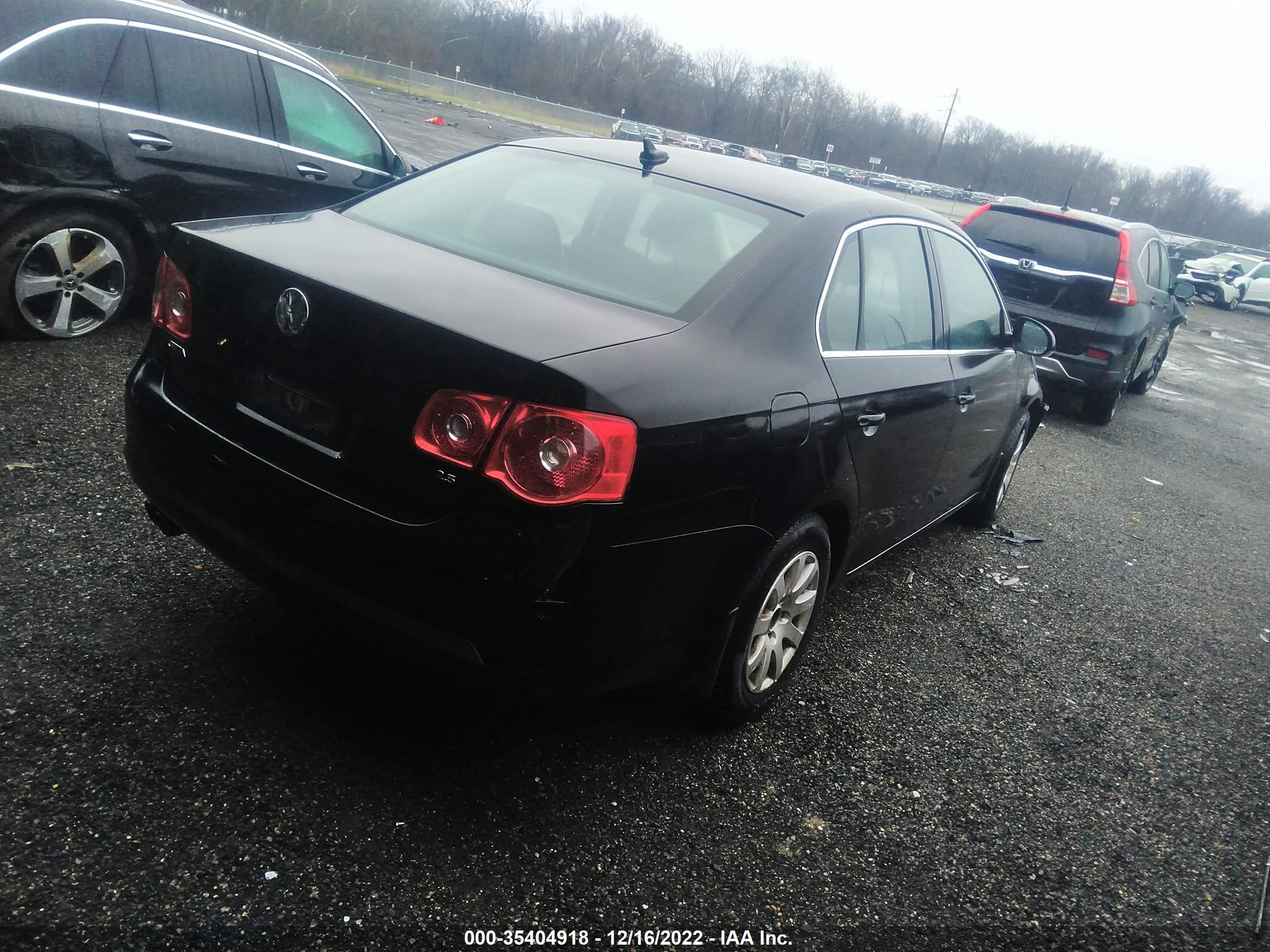 Photo 3 VIN: 3VWSG71K47M013108 - VOLKSWAGEN JETTA 