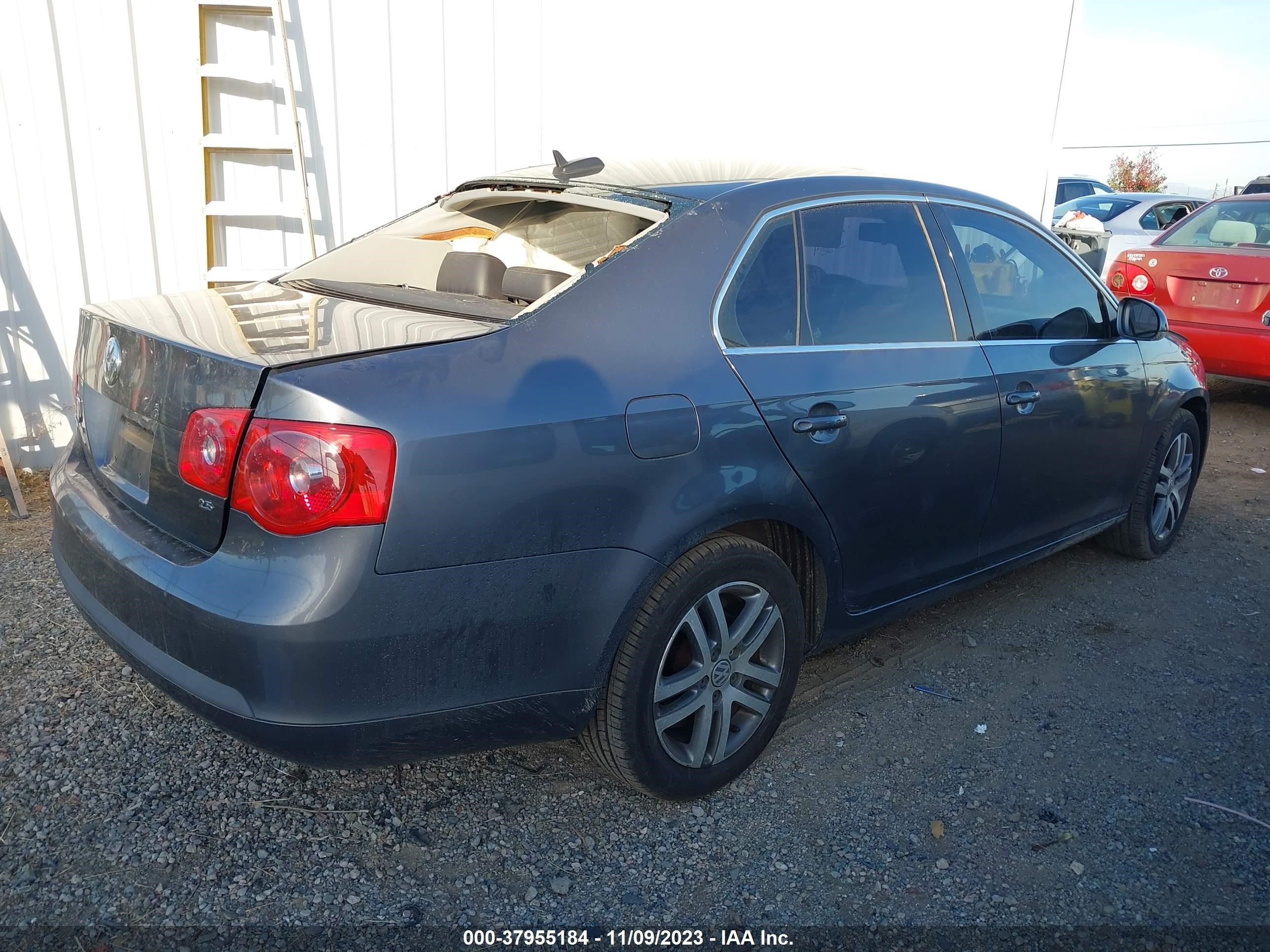 Photo 3 VIN: 3VWSG81K06M727919 - VOLKSWAGEN JETTA 