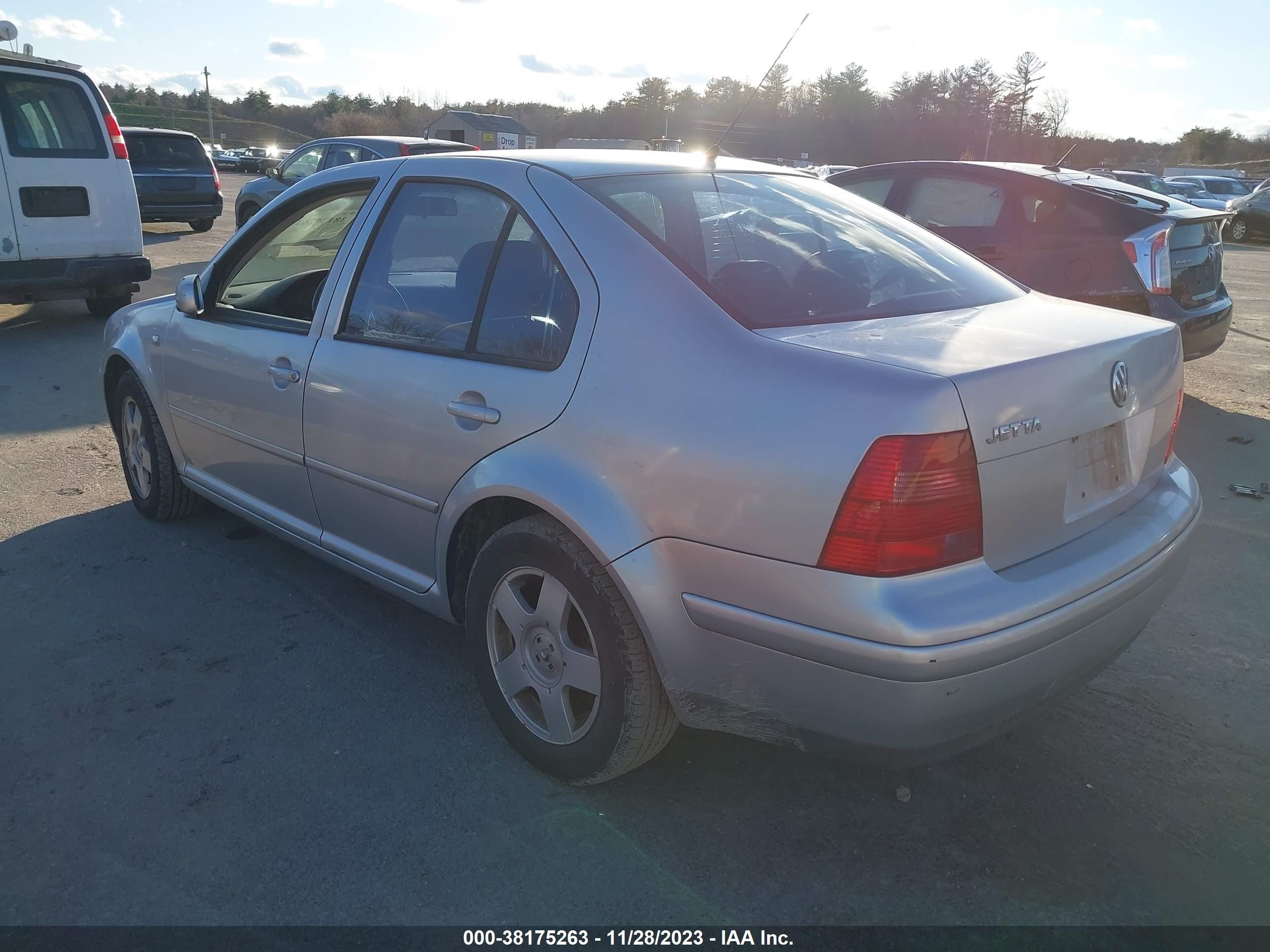 Photo 2 VIN: 3VWSK69M81M115128 - VOLKSWAGEN JETTA 