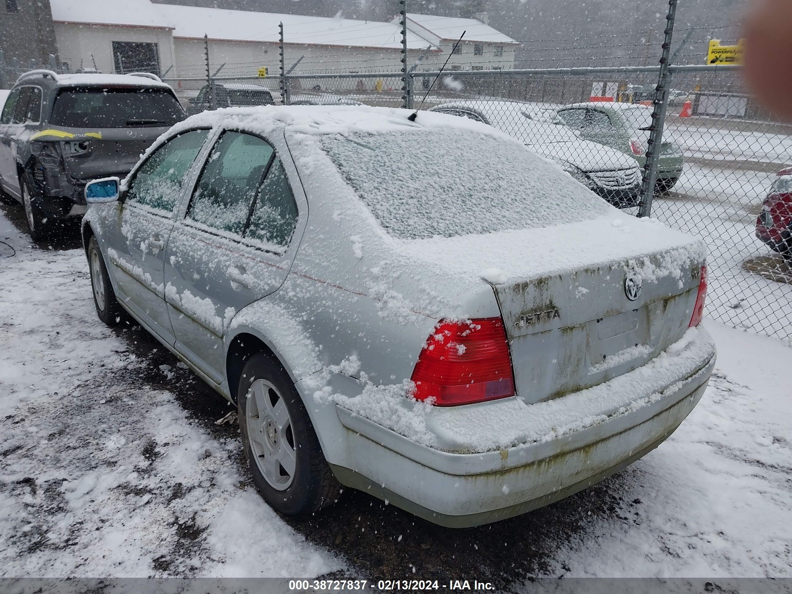 Photo 2 VIN: 3VWSP69M22M081982 - VOLKSWAGEN JETTA 