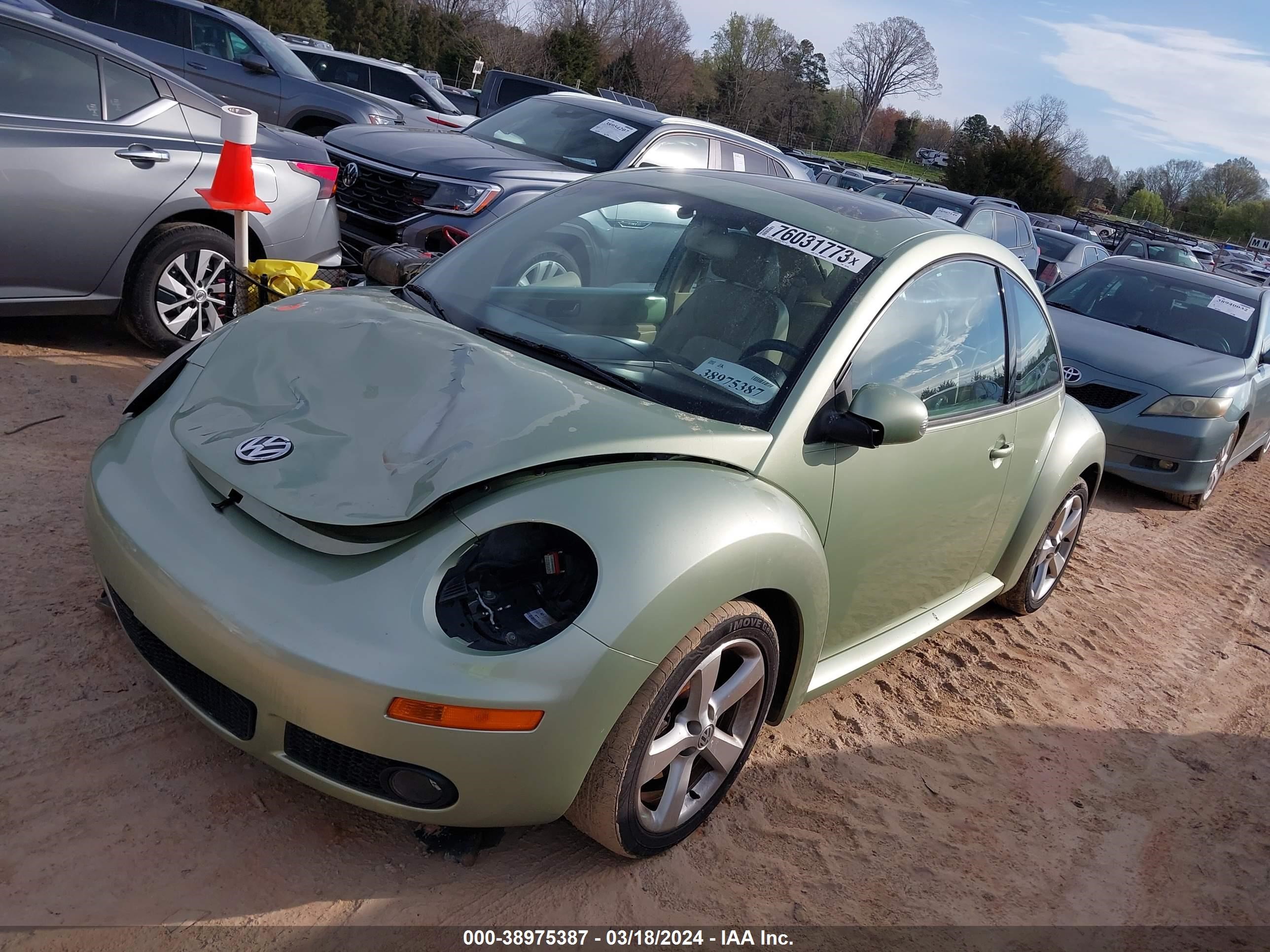 Photo 1 VIN: 3VWSW31C06M422760 - VOLKSWAGEN BEETLE 