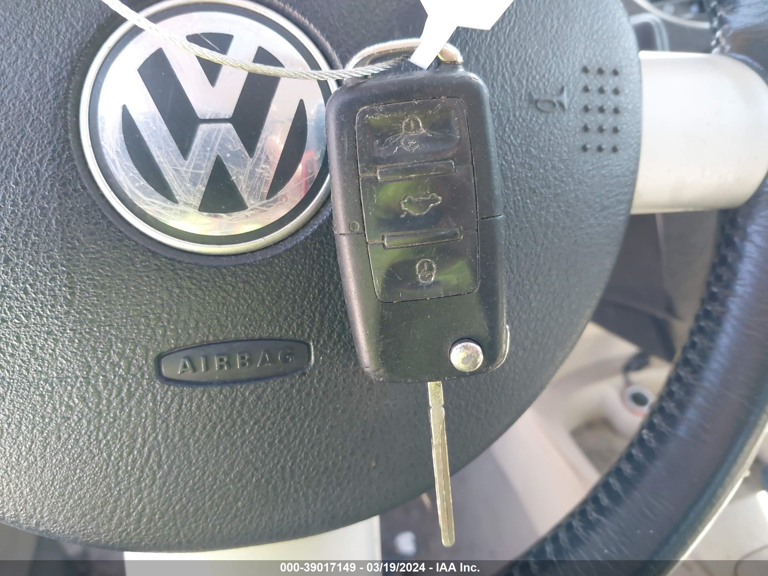 Photo 10 VIN: 3VWSW31C47M504444 - VOLKSWAGEN BEETLE 