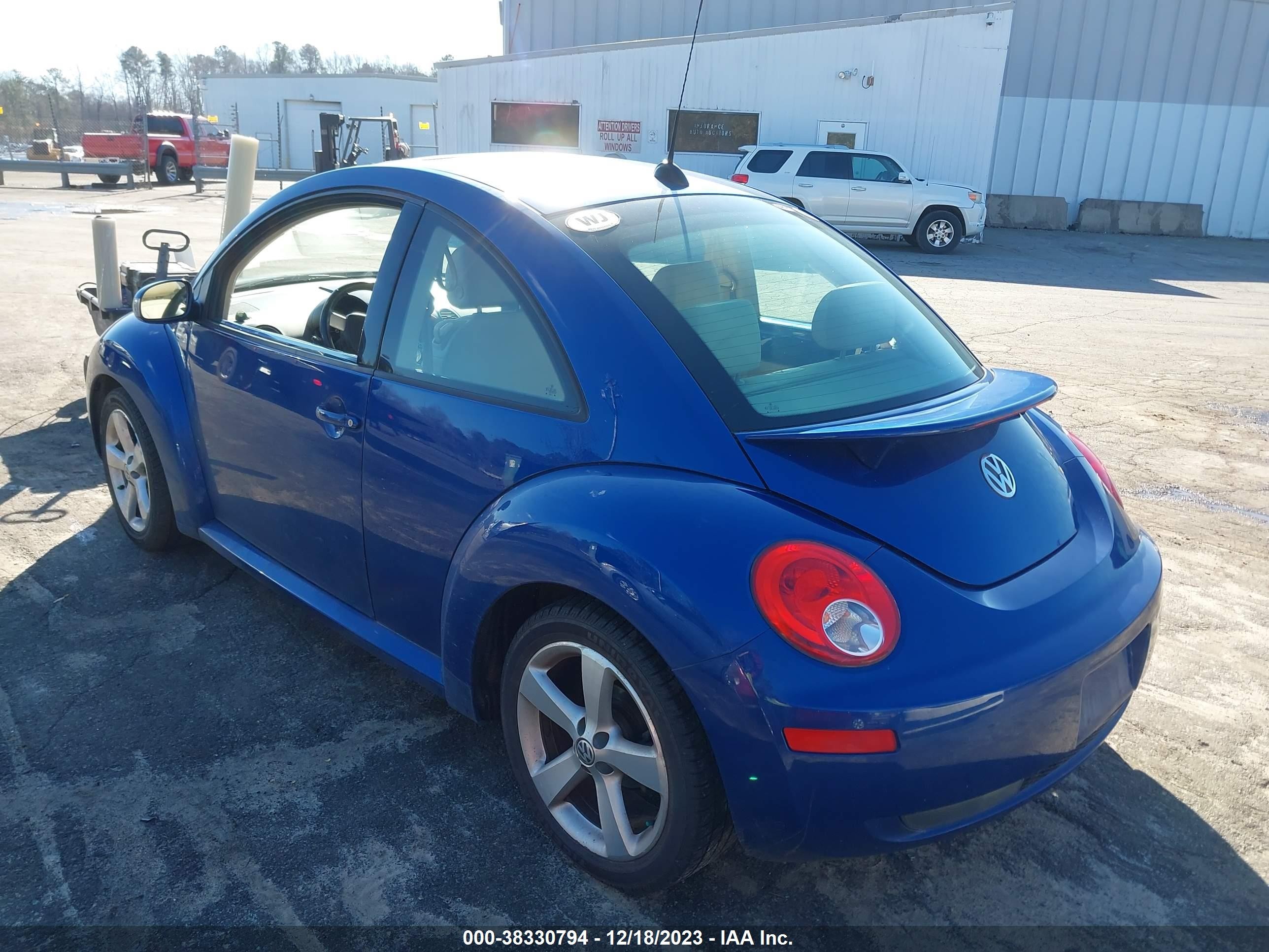 Photo 2 VIN: 3VWSW31CX7M510202 - VOLKSWAGEN BEETLE 