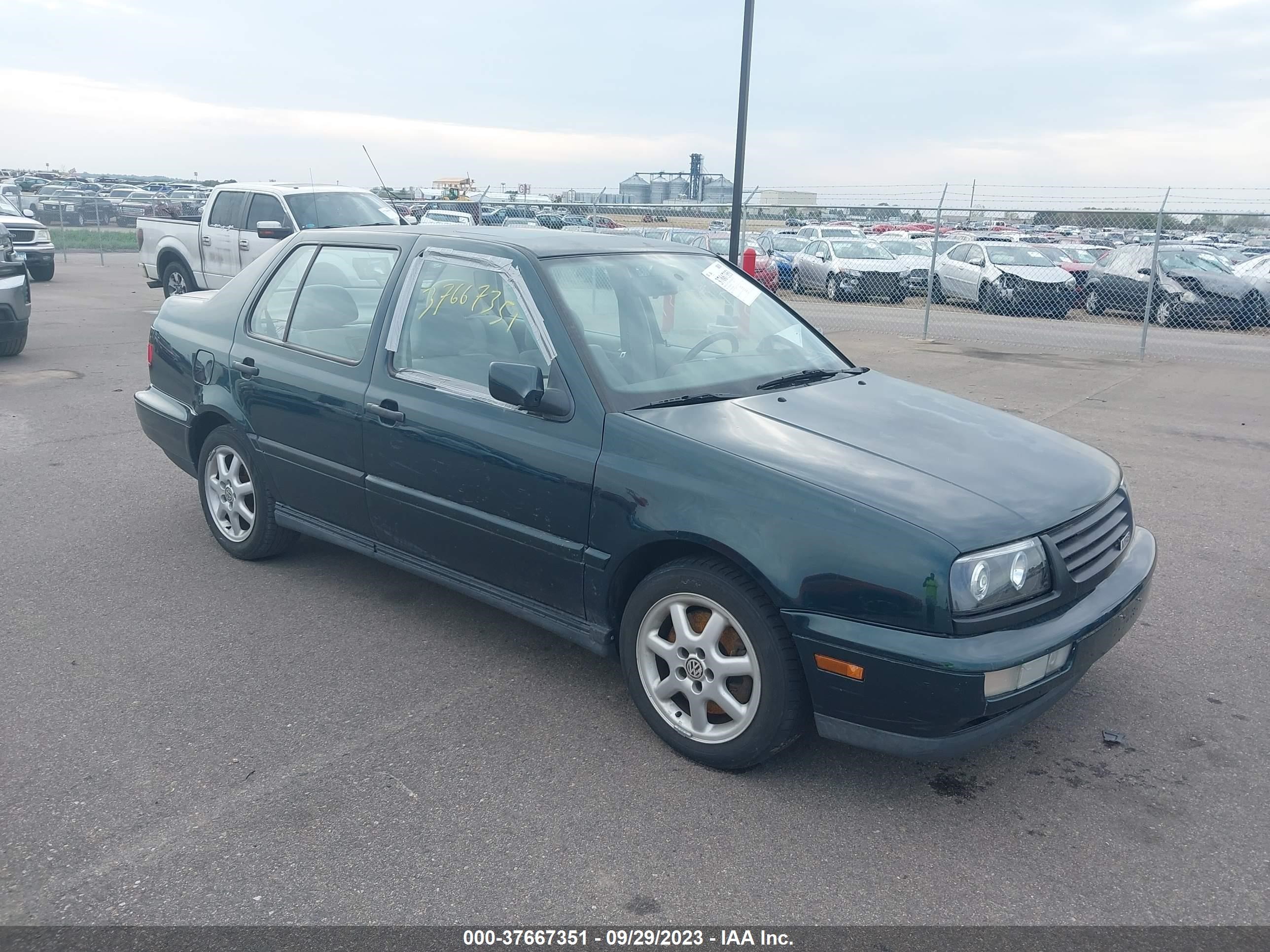 Photo 0 VIN: 3VWTD81H0WM239040 - VOLKSWAGEN JETTA 