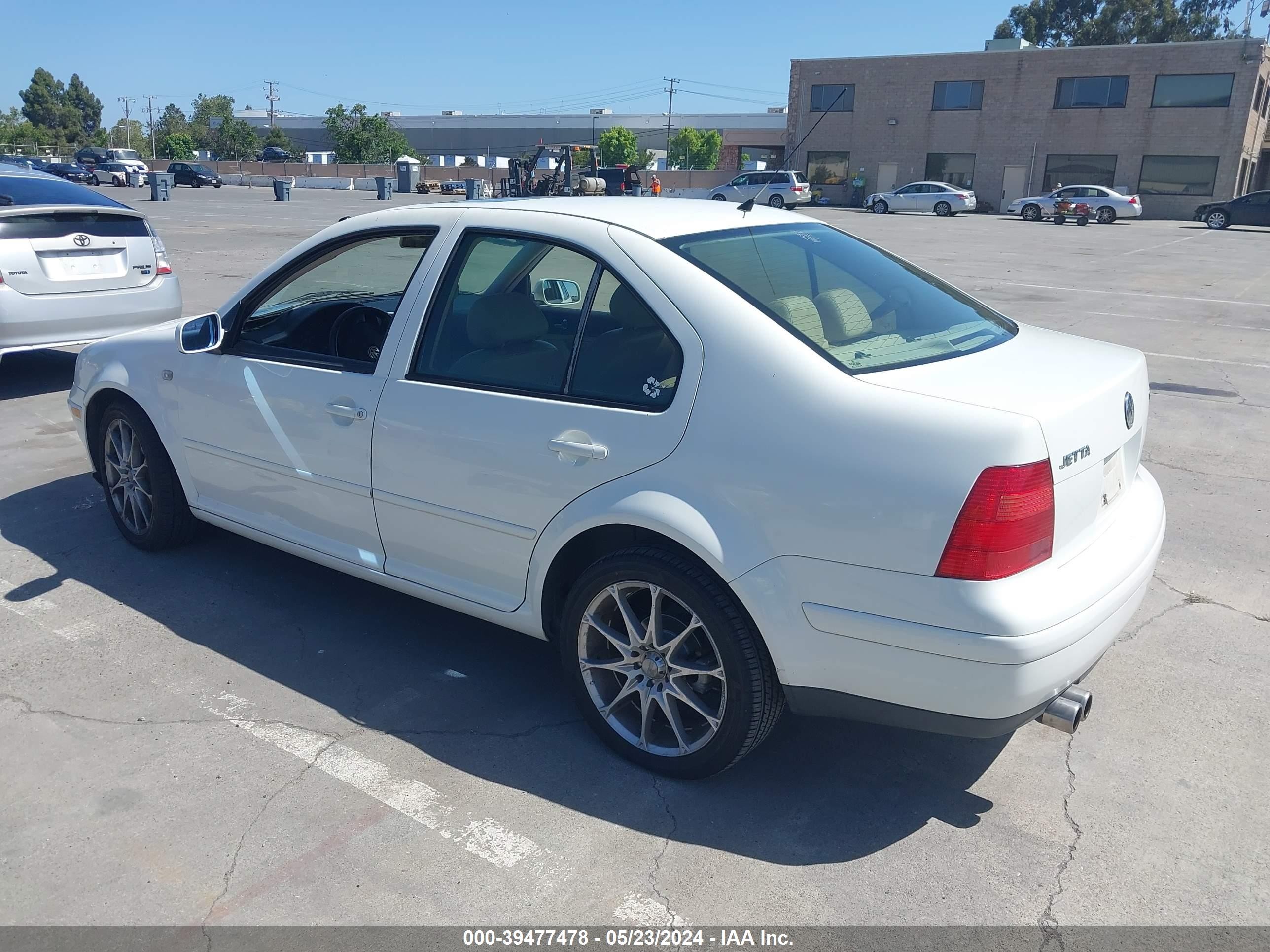 Photo 2 VIN: 3VWTH69M52M121702 - VOLKSWAGEN JETTA 