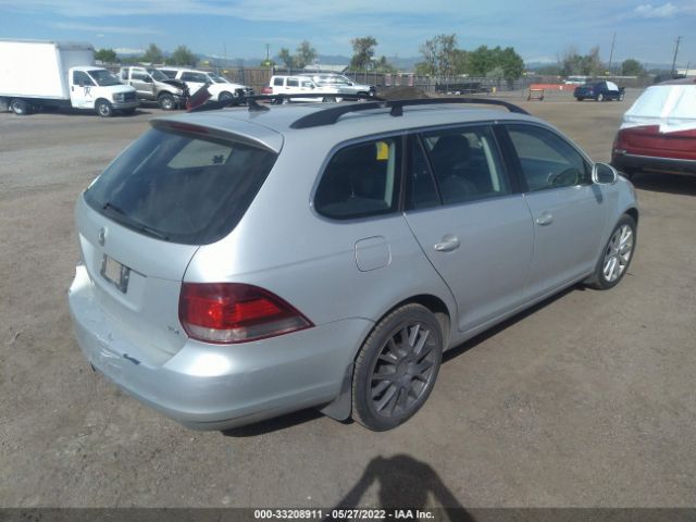 Photo 3 VIN: 3VWTL7AJ2AM615407 - VOLKSWAGEN JETTA SPORTWAGEN 