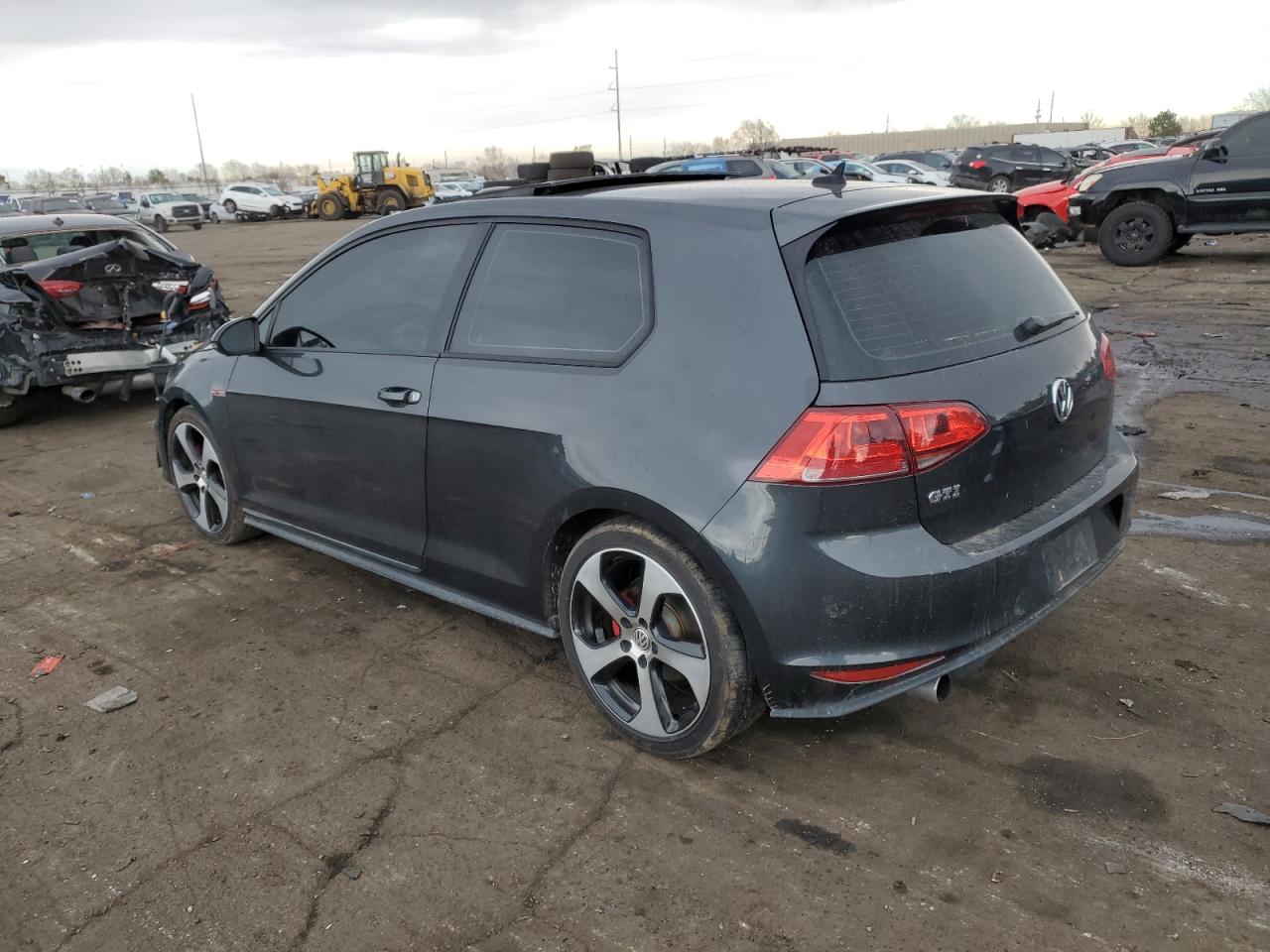 Photo 1 VIN: 3VWTT7AU0FM043254 - VOLKSWAGEN GTI 