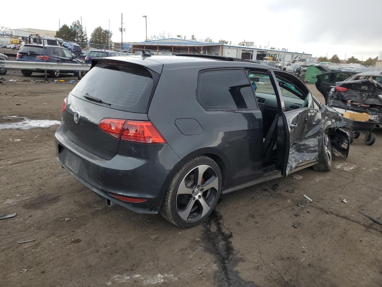 Photo 2 VIN: 3VWTT7AU0FM043254 - VOLKSWAGEN GTI 