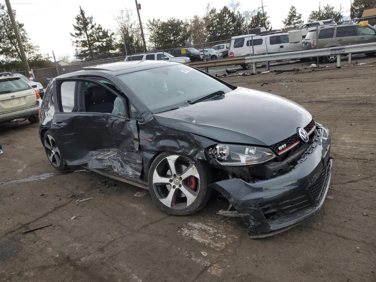 Photo 3 VIN: 3VWTT7AU0FM043254 - VOLKSWAGEN GTI 