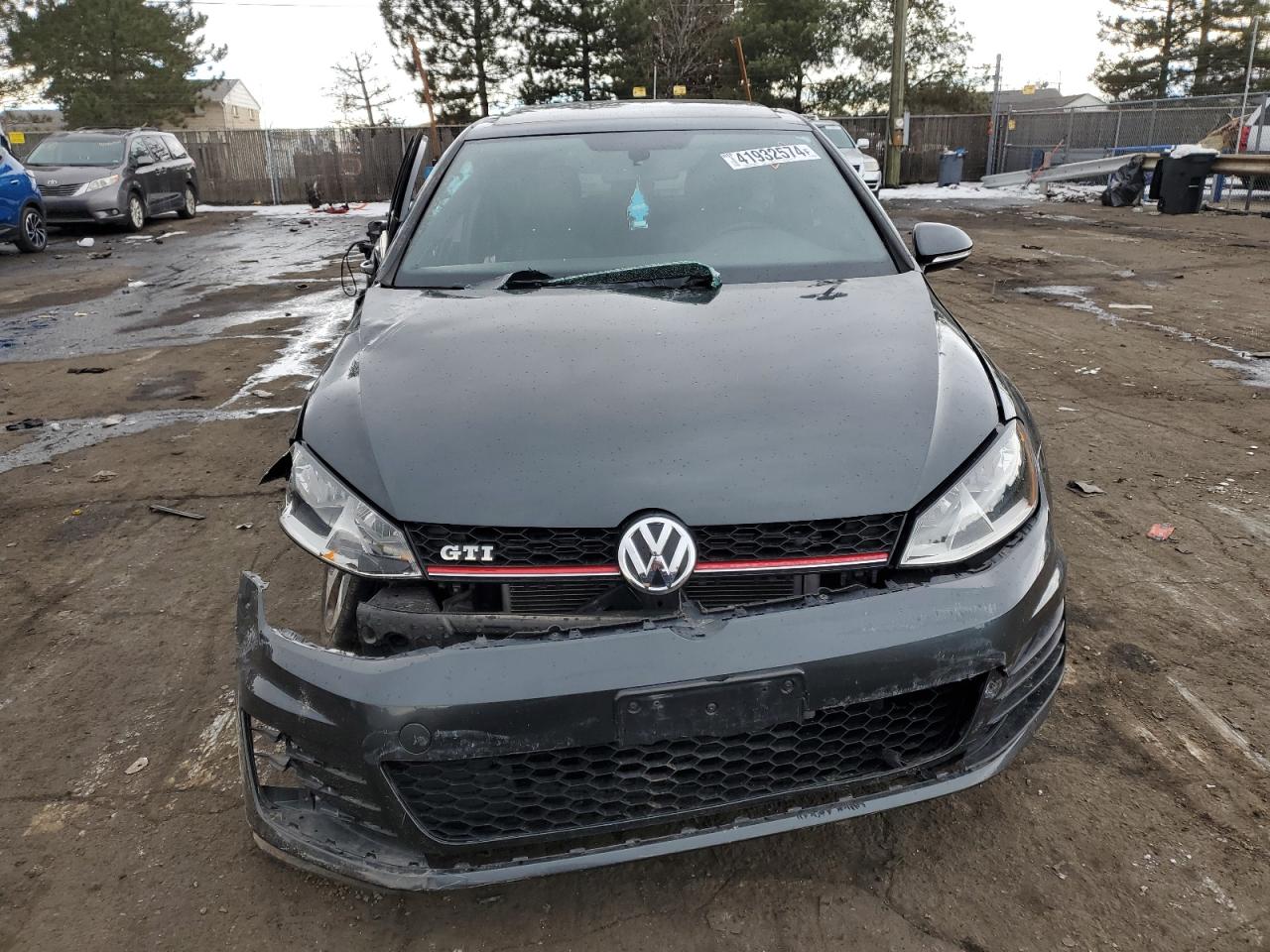 Photo 4 VIN: 3VWTT7AU0FM043254 - VOLKSWAGEN GTI 