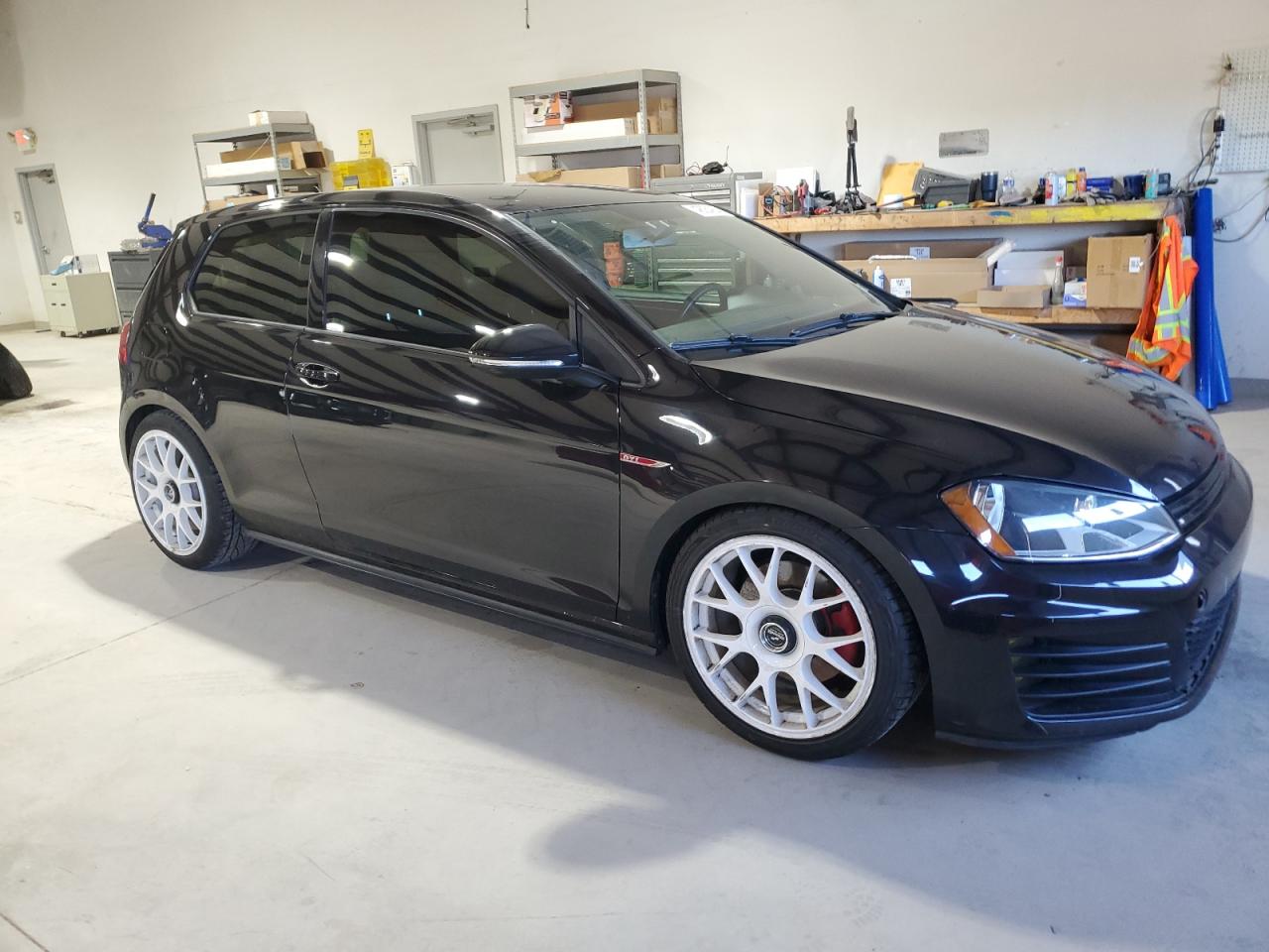 Photo 3 VIN: 3VWTT7AU0FM053752 - VOLKSWAGEN GTI 