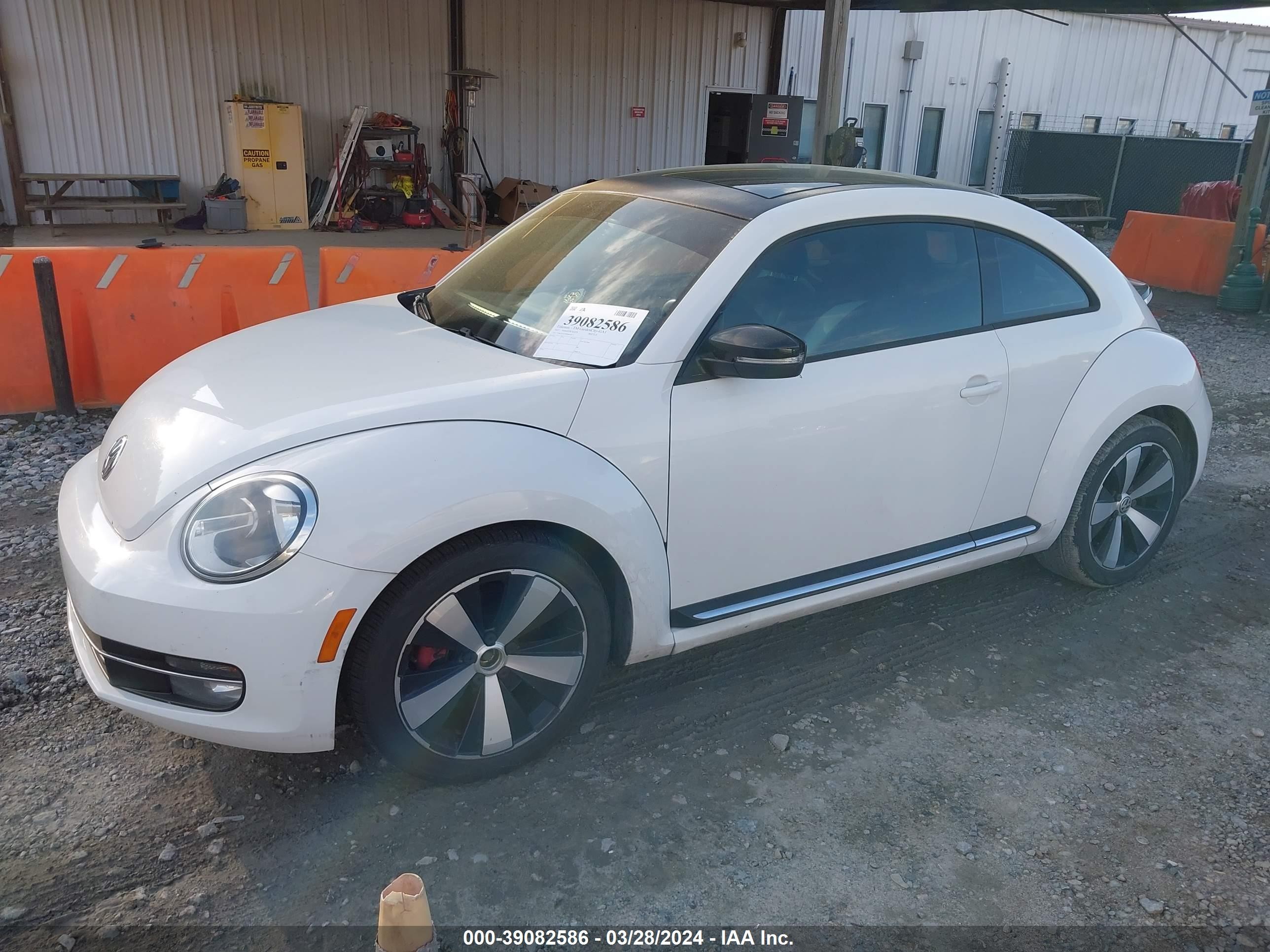 Photo 1 VIN: 3VWV67AT9DM609111 - VOLKSWAGEN BEETLE 