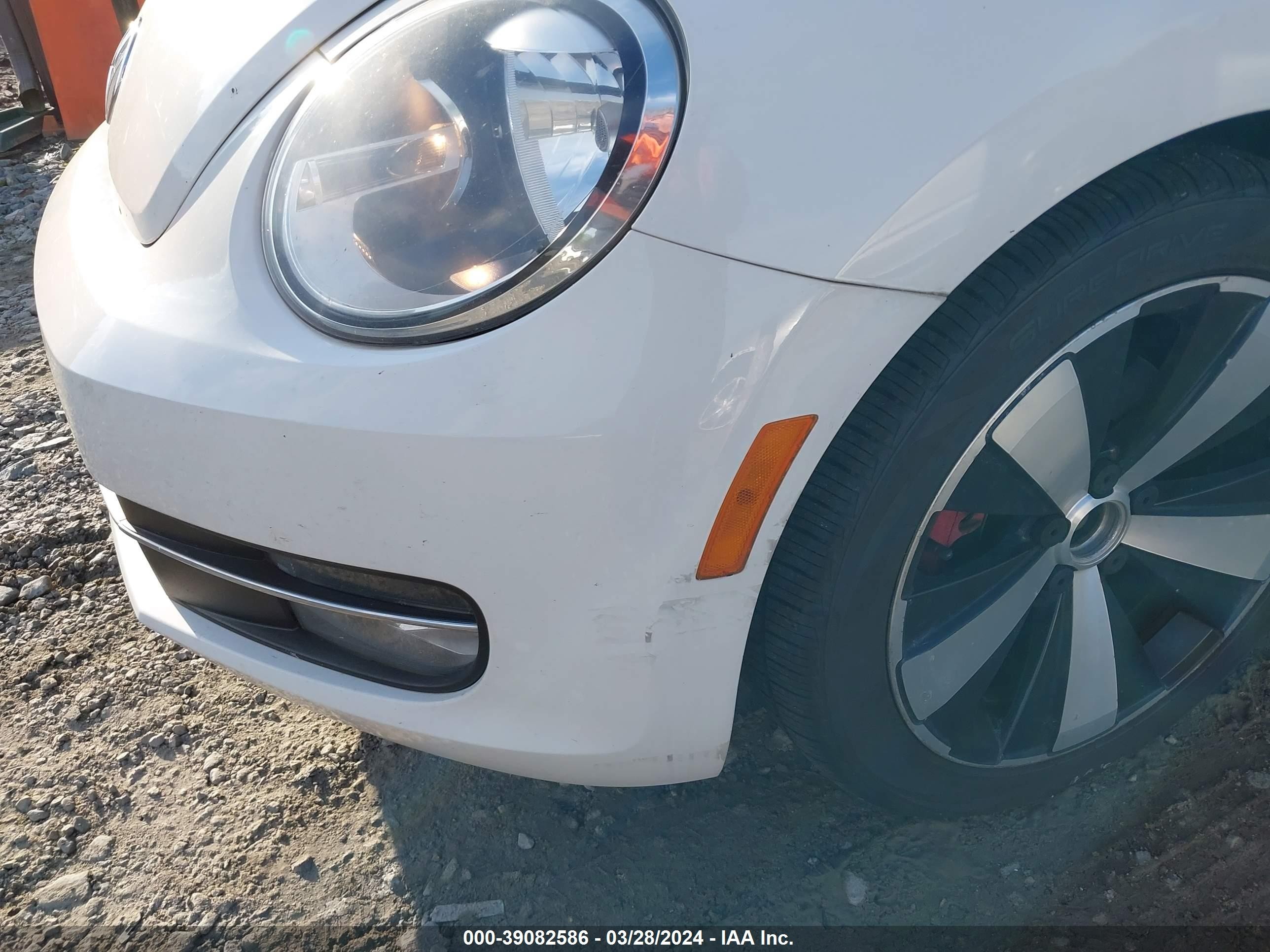 Photo 11 VIN: 3VWV67AT9DM609111 - VOLKSWAGEN BEETLE 