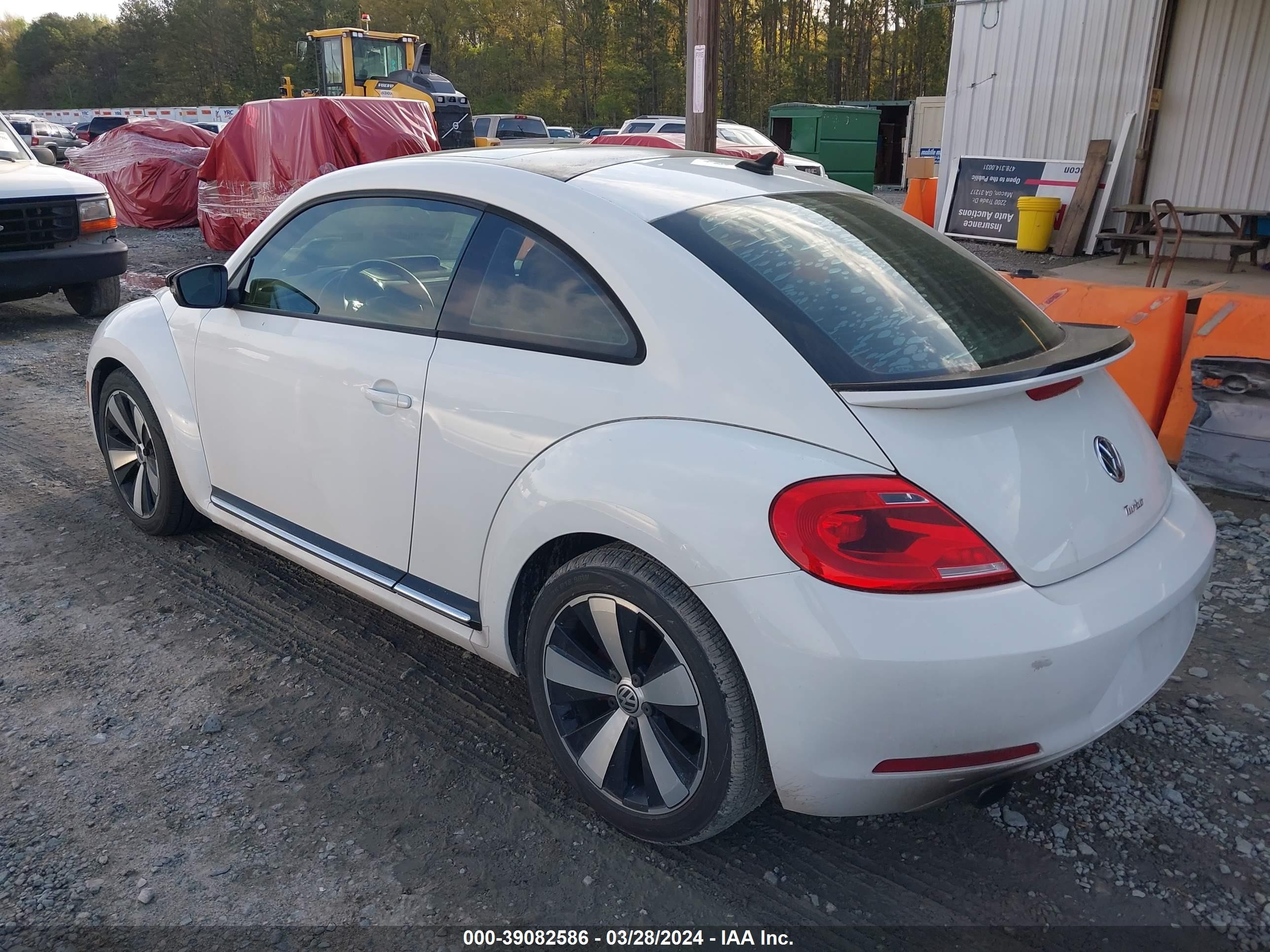 Photo 2 VIN: 3VWV67AT9DM609111 - VOLKSWAGEN BEETLE 